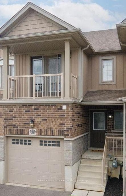 76 Meadowridge Street photo 3