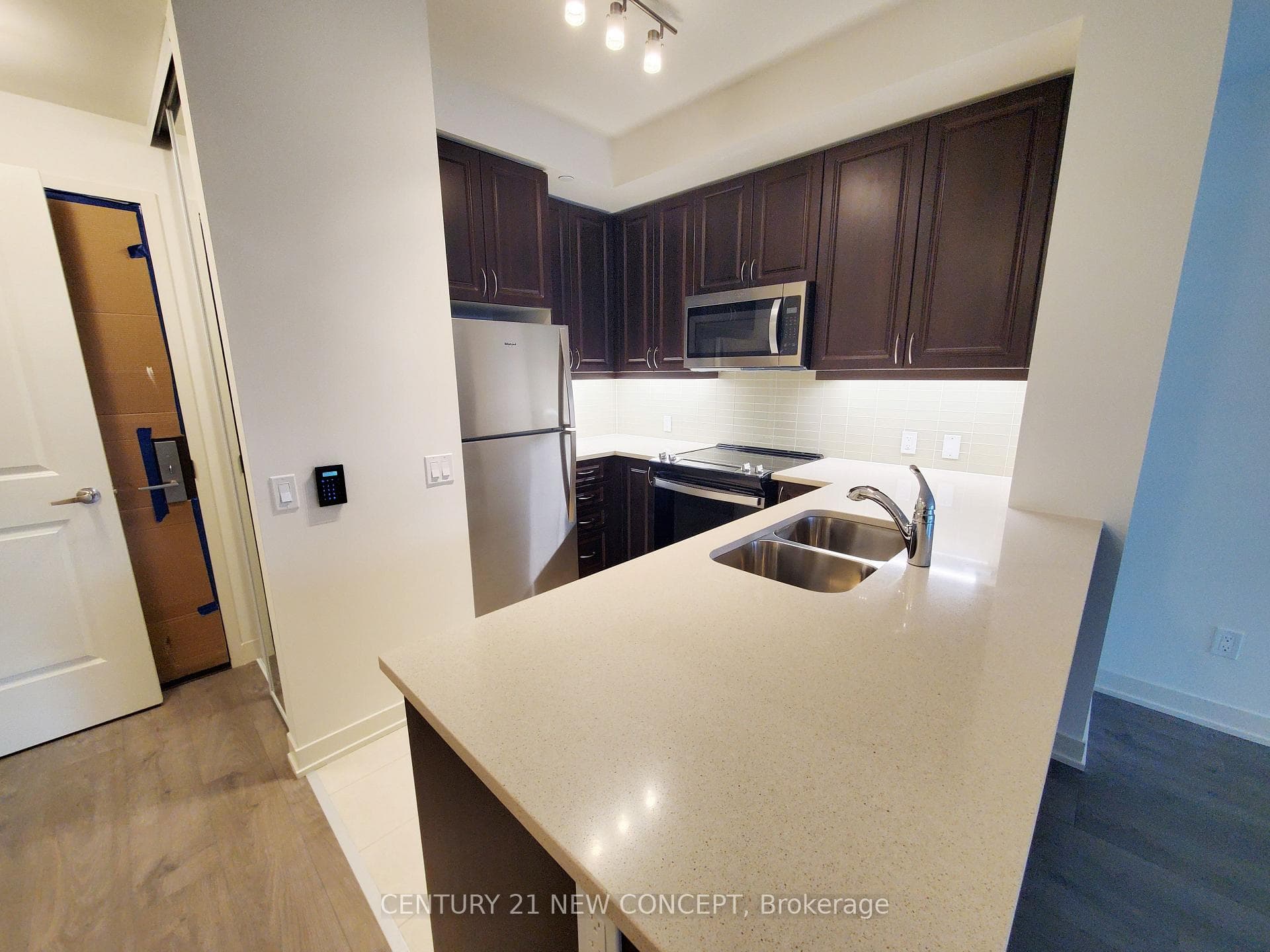 4955 Yonge Street Unit 1710 photo 9