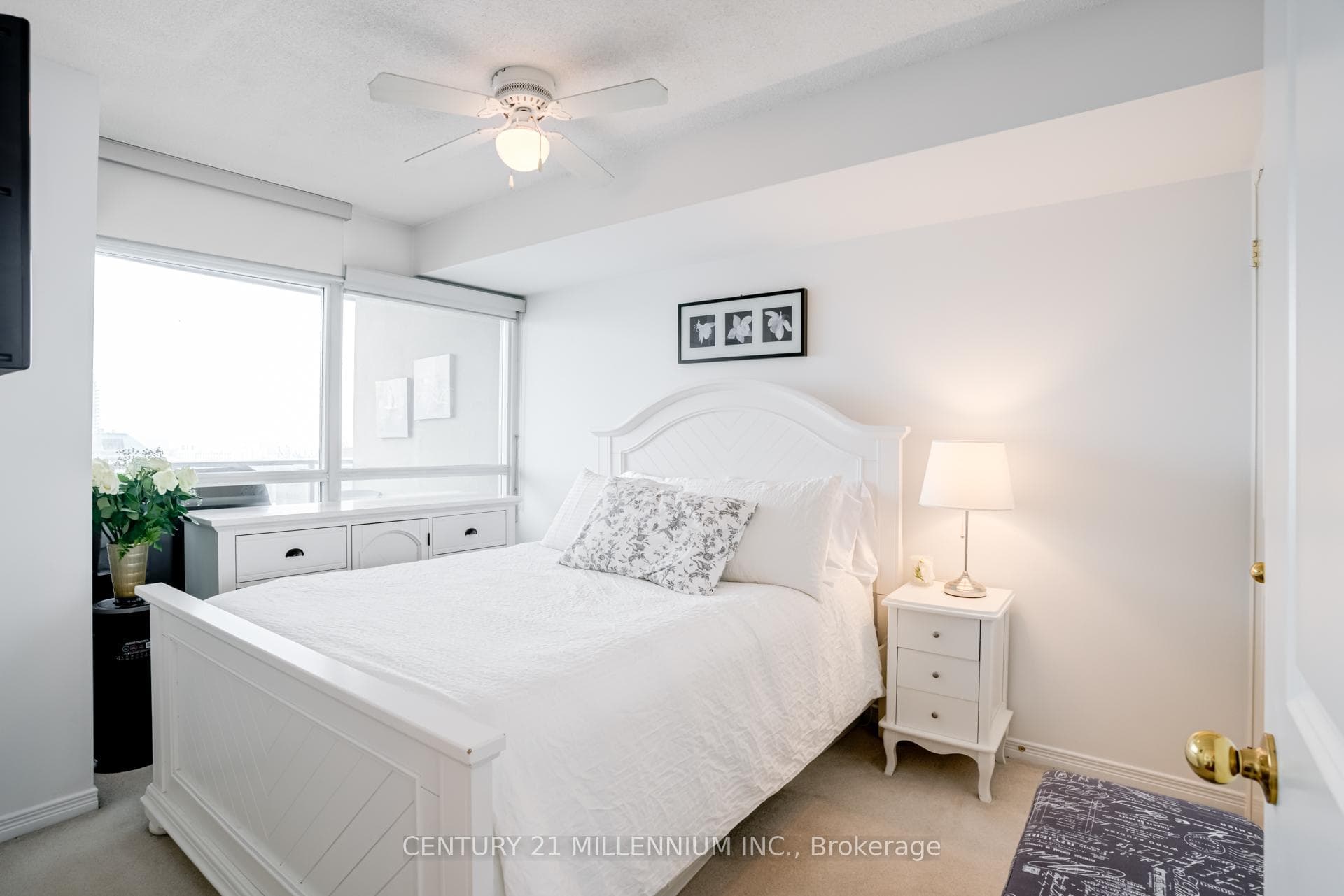 9 George Street Unit 1503 photo 23