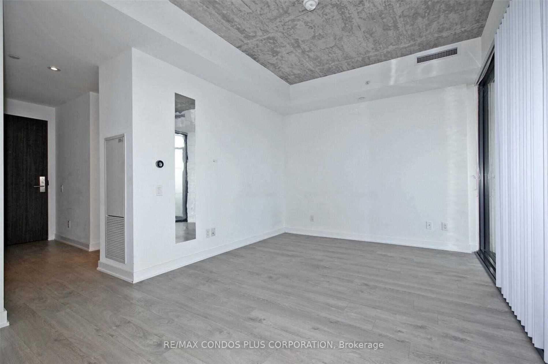 185 Roehampton Avenue Unit 1504 photo 2