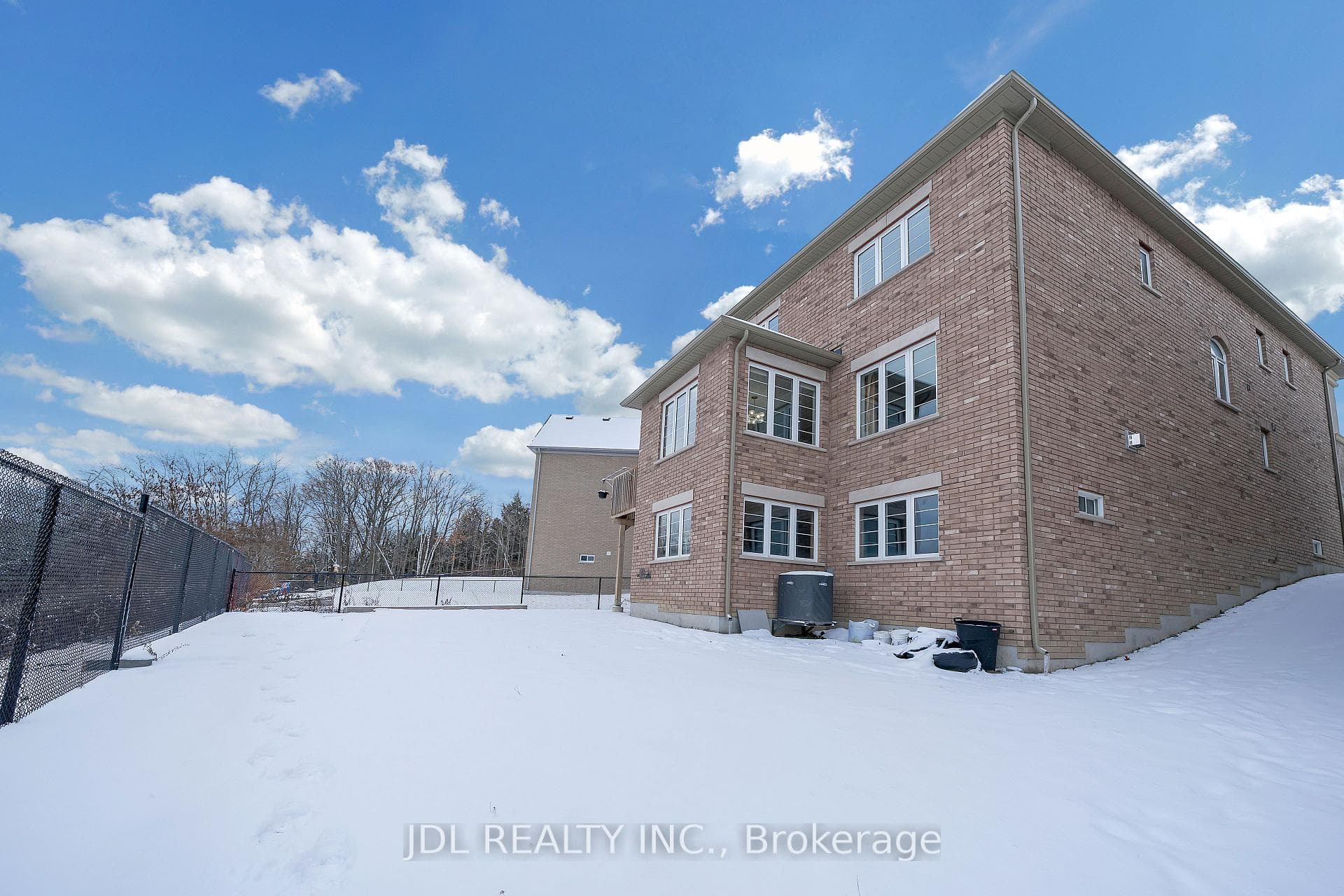 70 Forest Edge Crescent photo 43