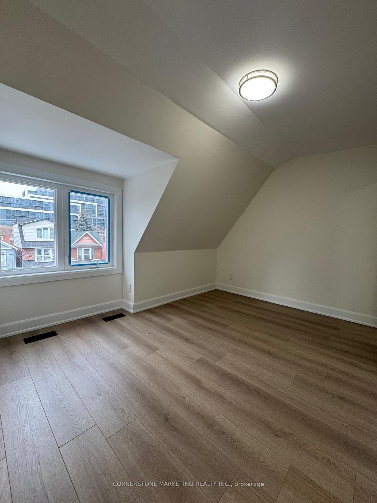 59 Melville (Upper Level) Avenue photo 13