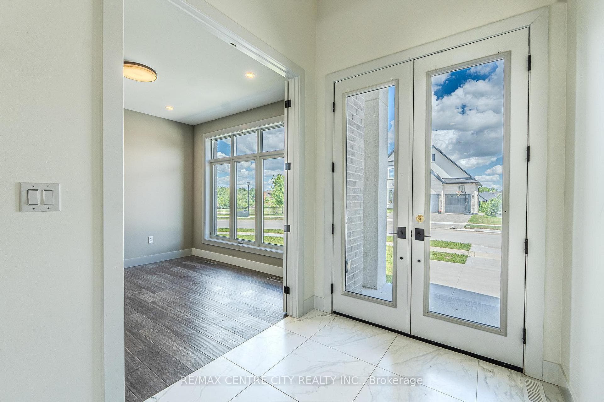 7290 Silver Creek Circle photo 8