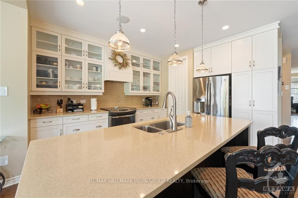 810 PINNACLE Street photo 6