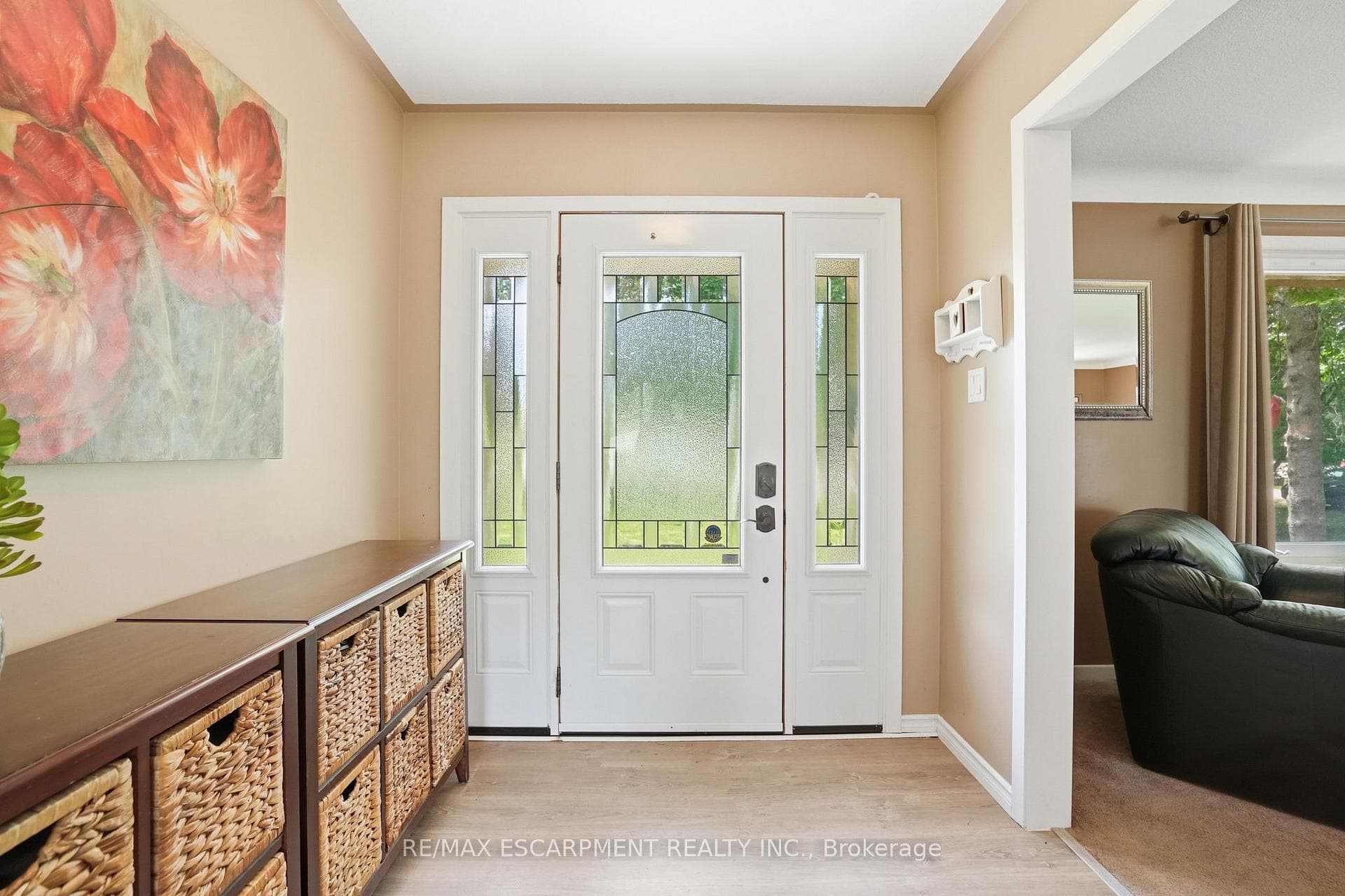 318 Freelton Road photo 7