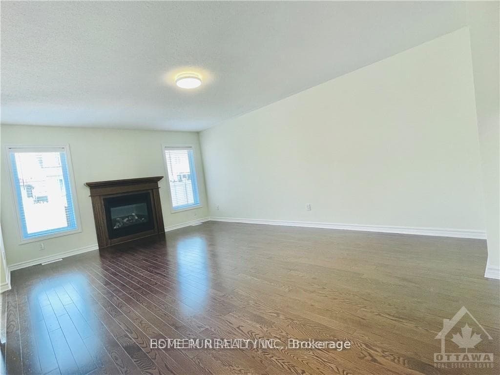 651 Clearbrook Drive photo 4