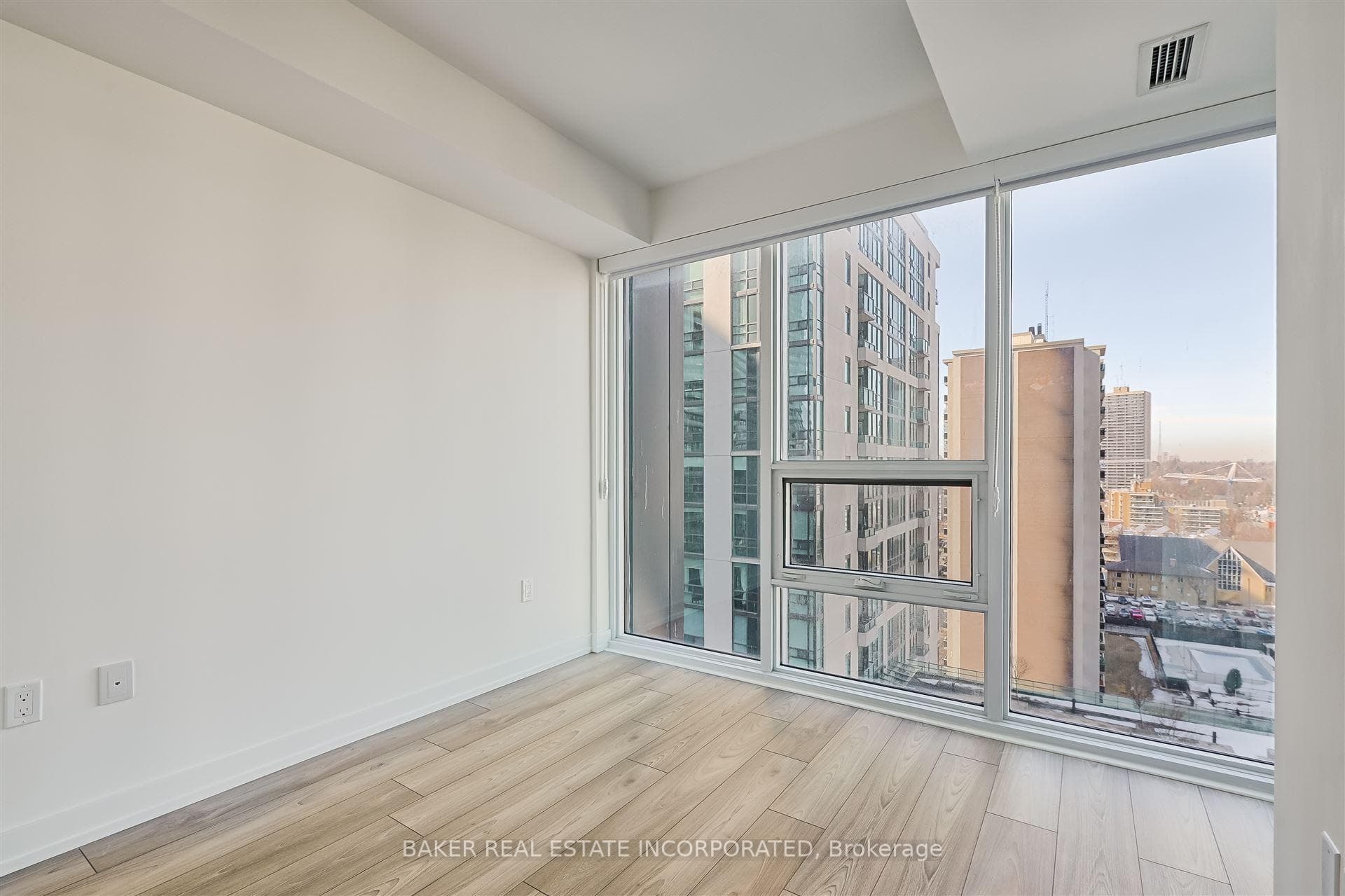 223 Redpath Avenue Unit 806 photo 2