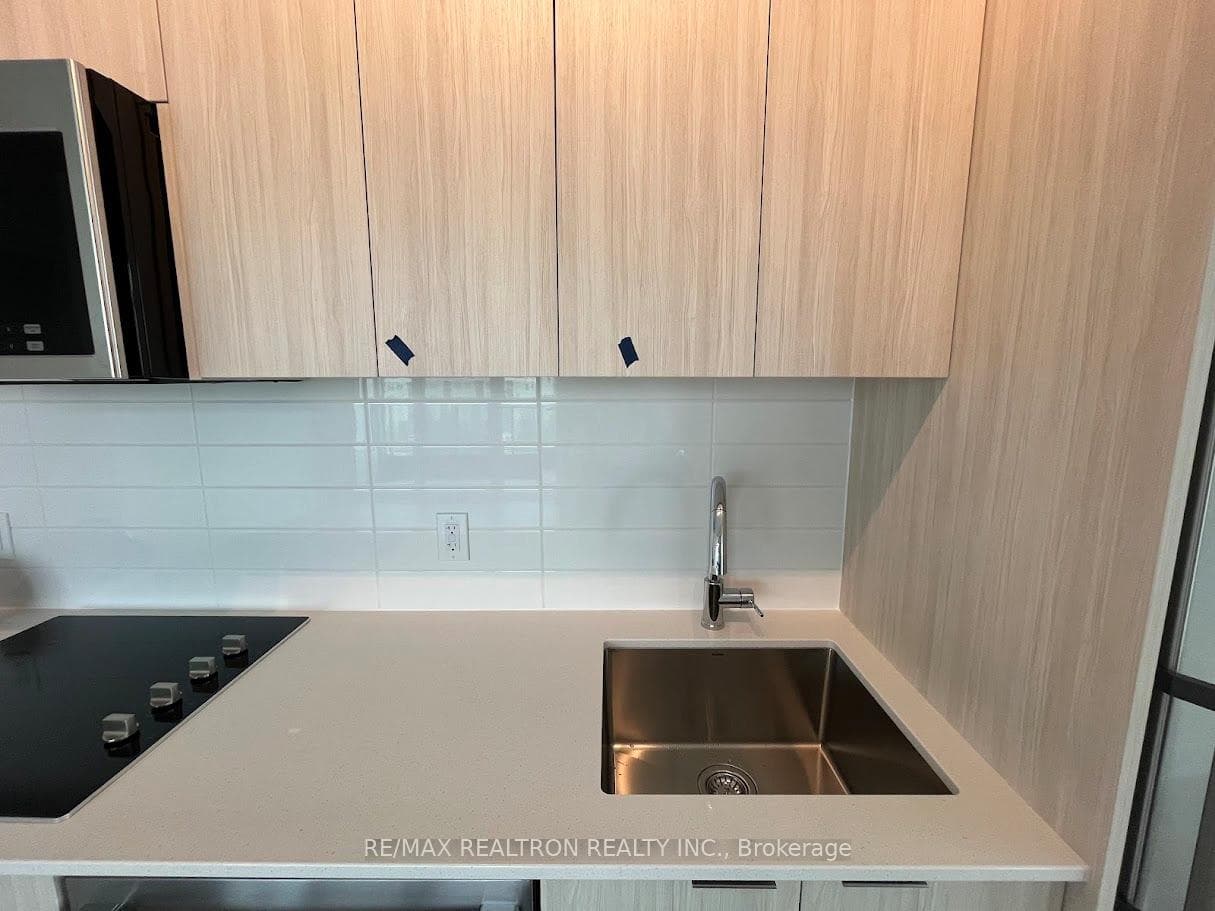 20 Deans Drive Unit 610 photo 12