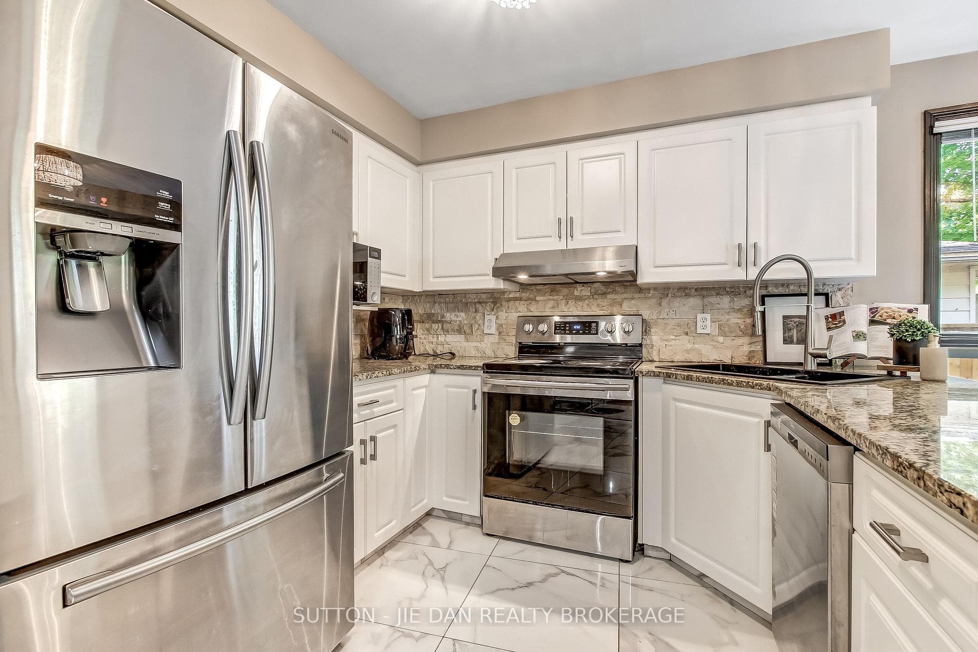 260 Chesham Avenue photo 7