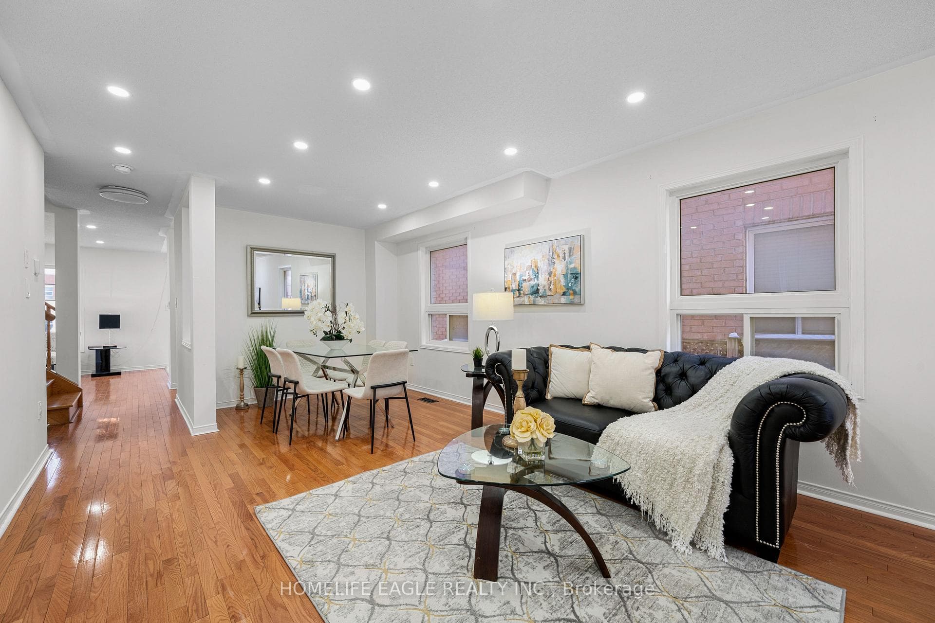 24 Ridgefield Court photo 2