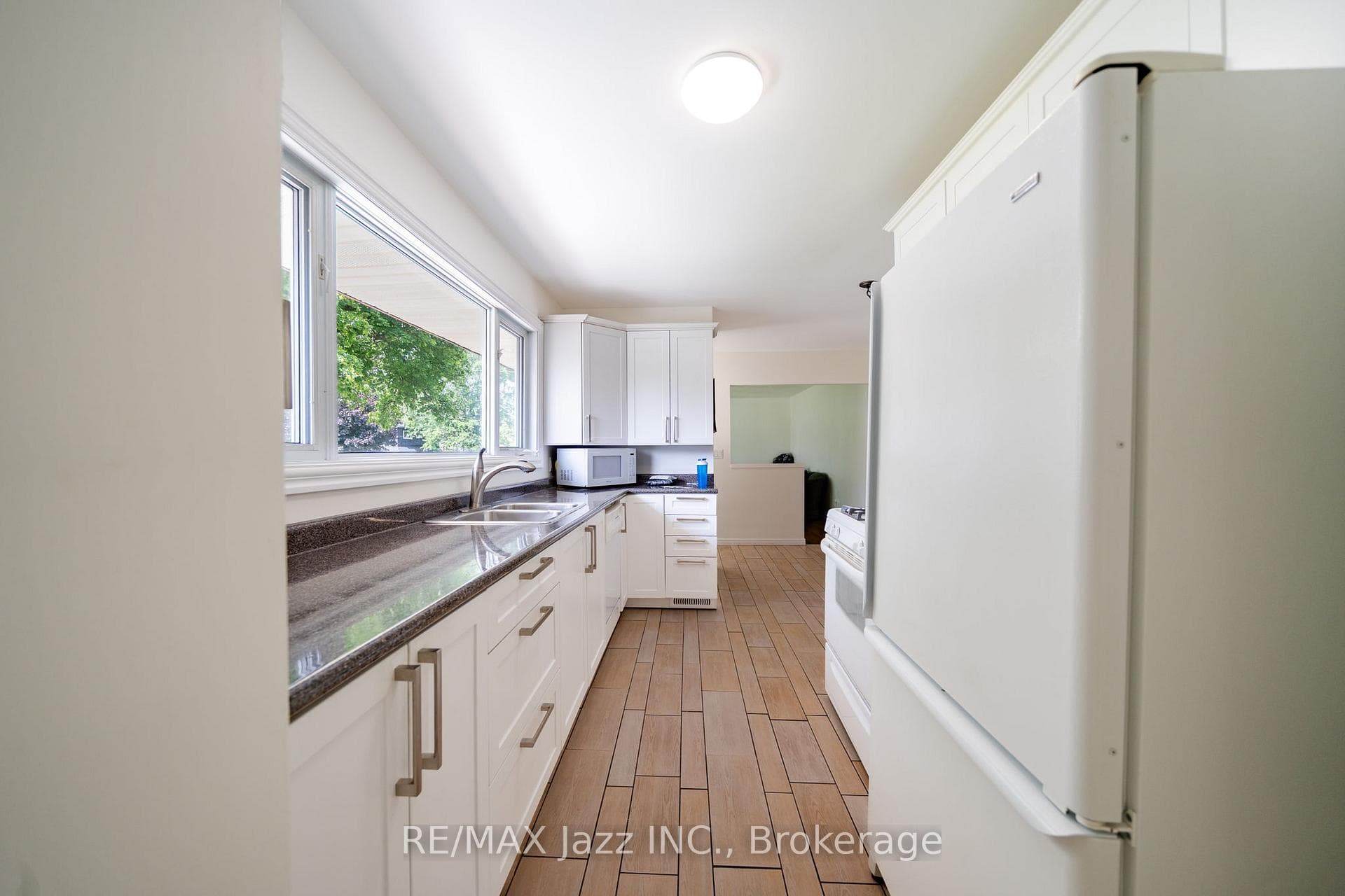 607 Gliddon Avenue photo 21