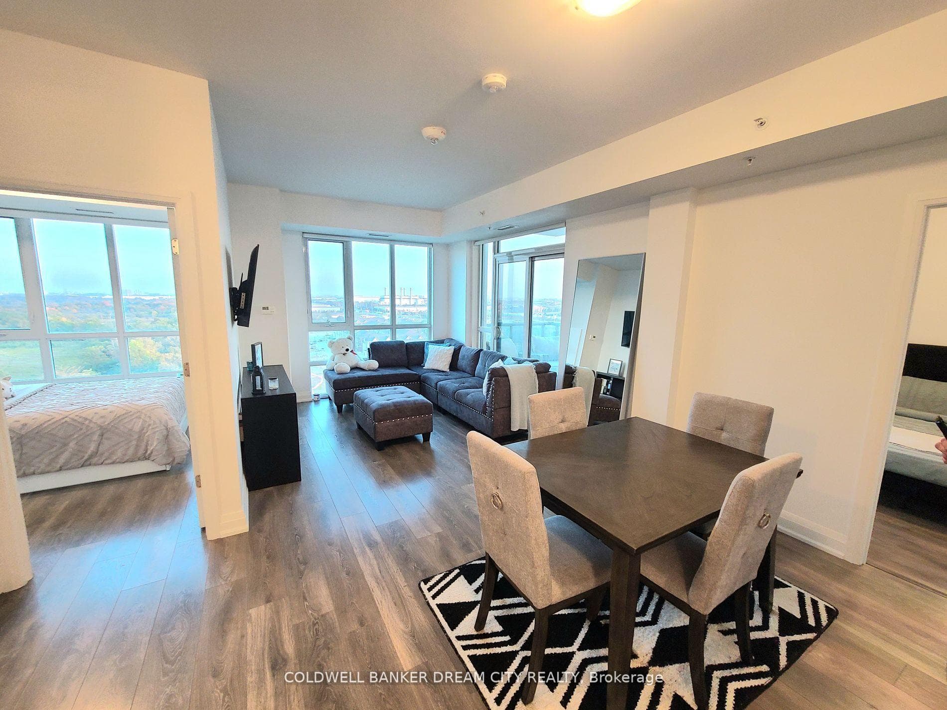 65 YORKLAND Boulevard Unit 1002 photo 6
