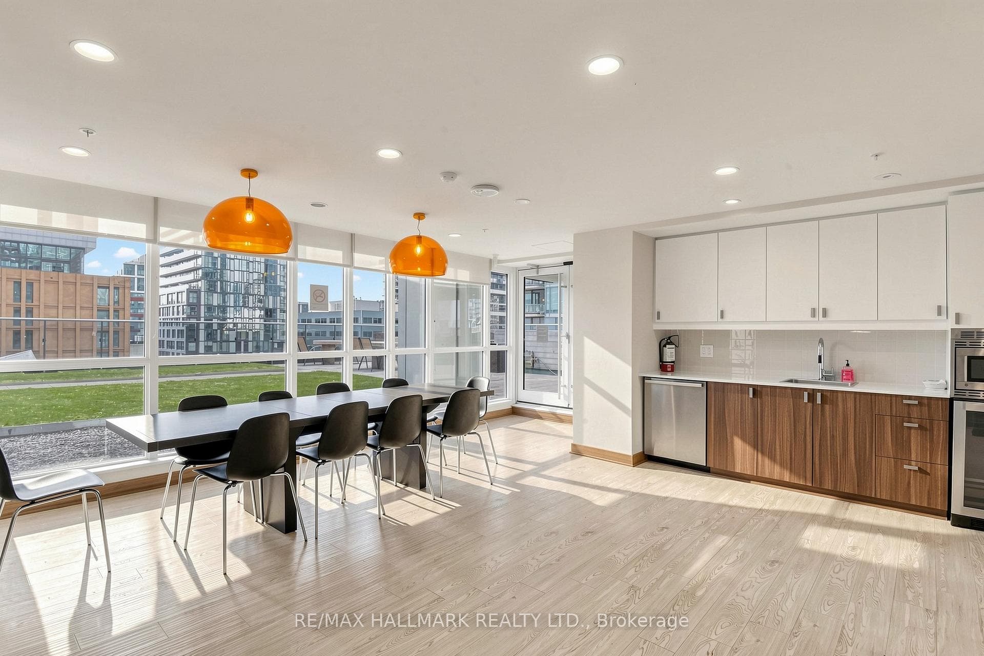 295 Adelaide Street Unit 313 photo 24