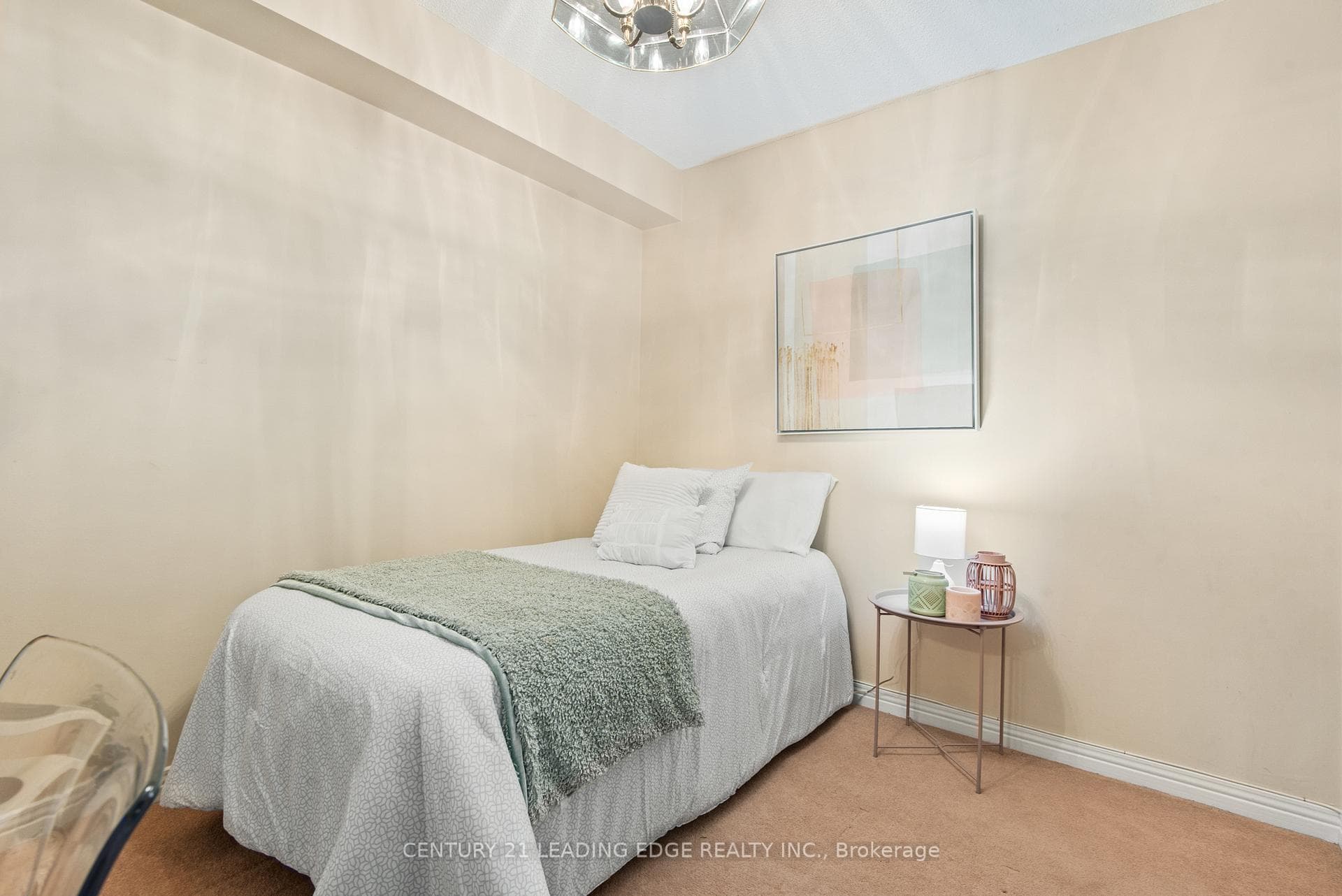 711 Rossland Road Unit 414 photo 18