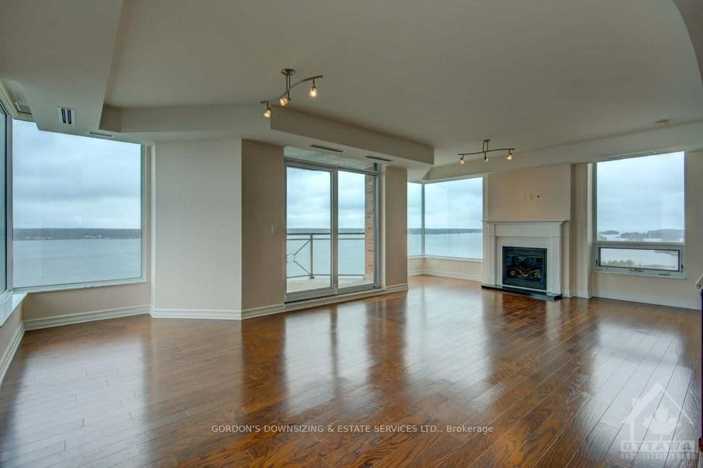 15 ST ANDREW Street Unit 1501 photo 2