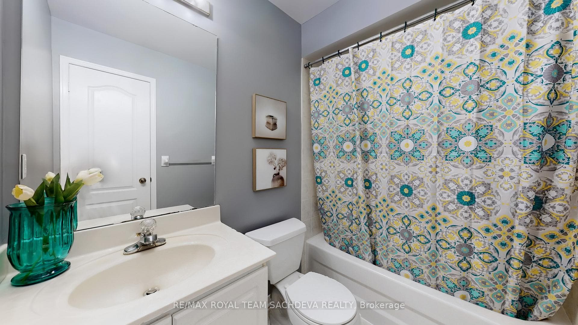 51 Queensway Drive photo 29