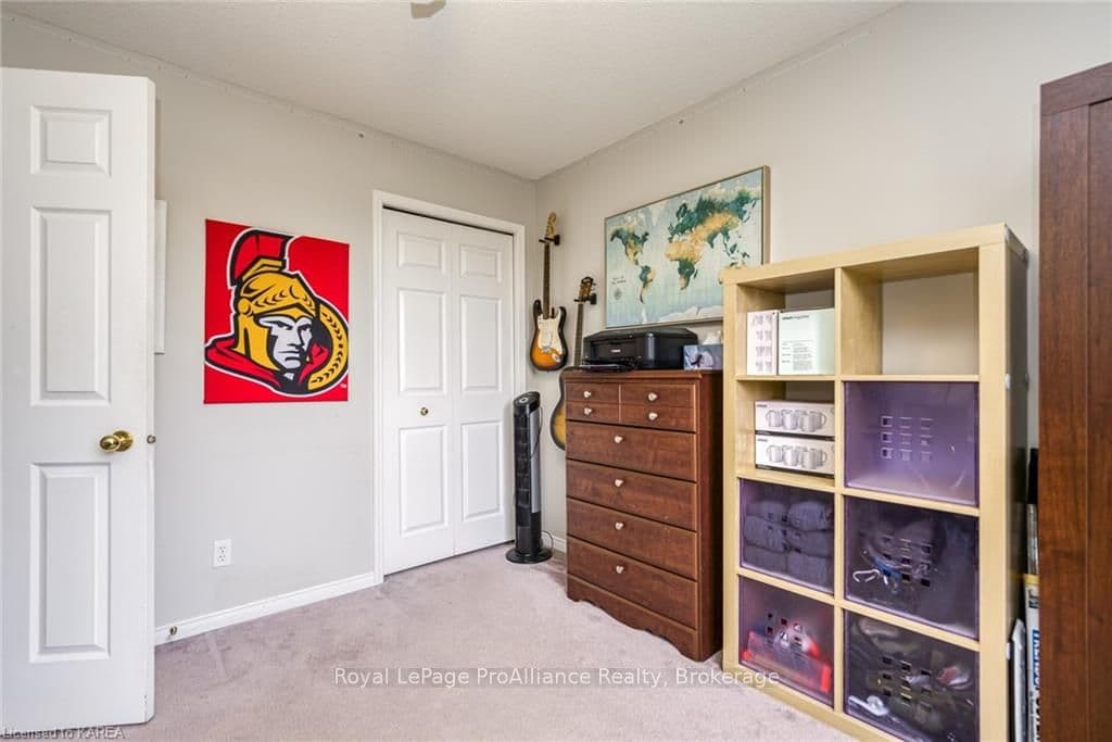1258 BRACKENWOOD Crescent photo 13