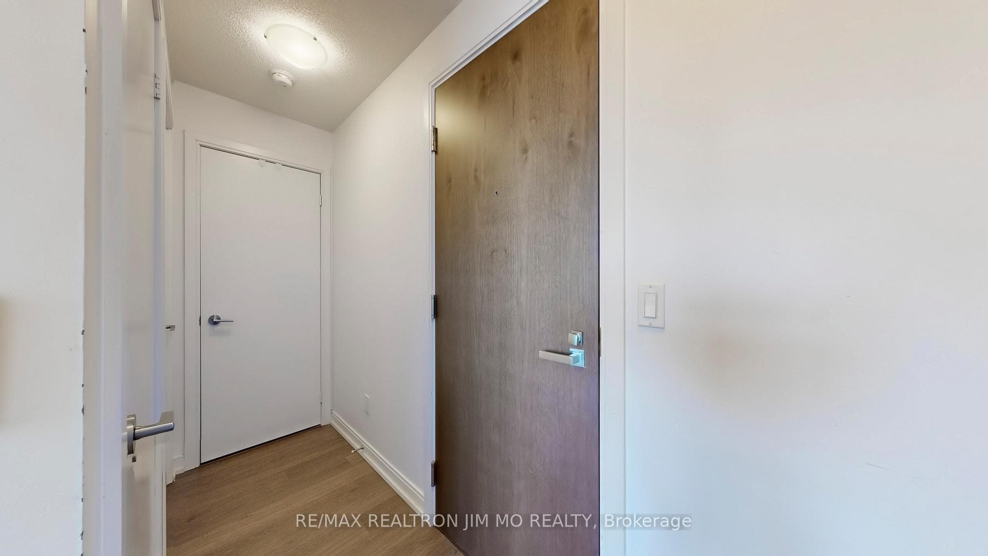 255 Village Green Square Unit 808 photo 28