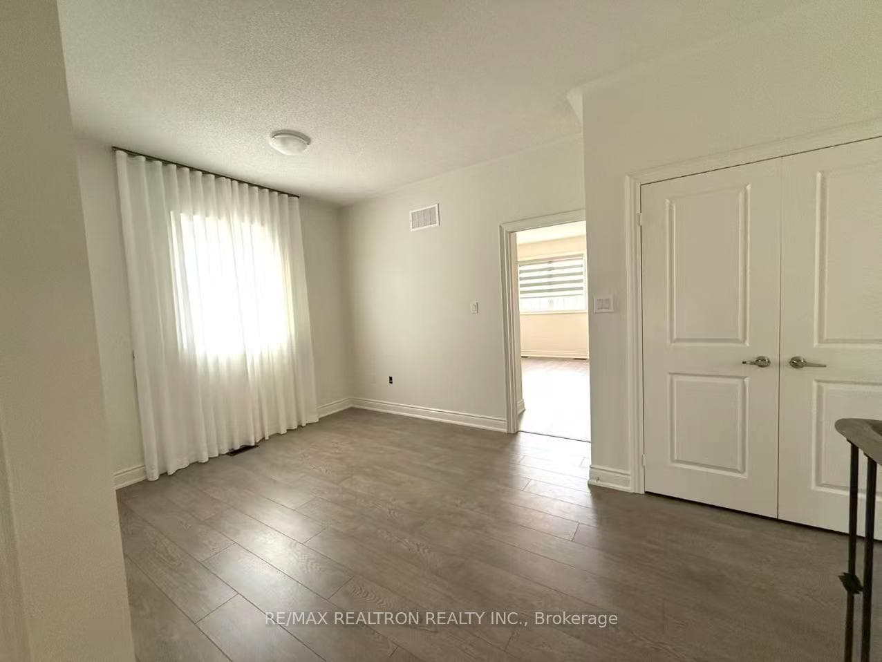 96 Boccella Crescent photo 15