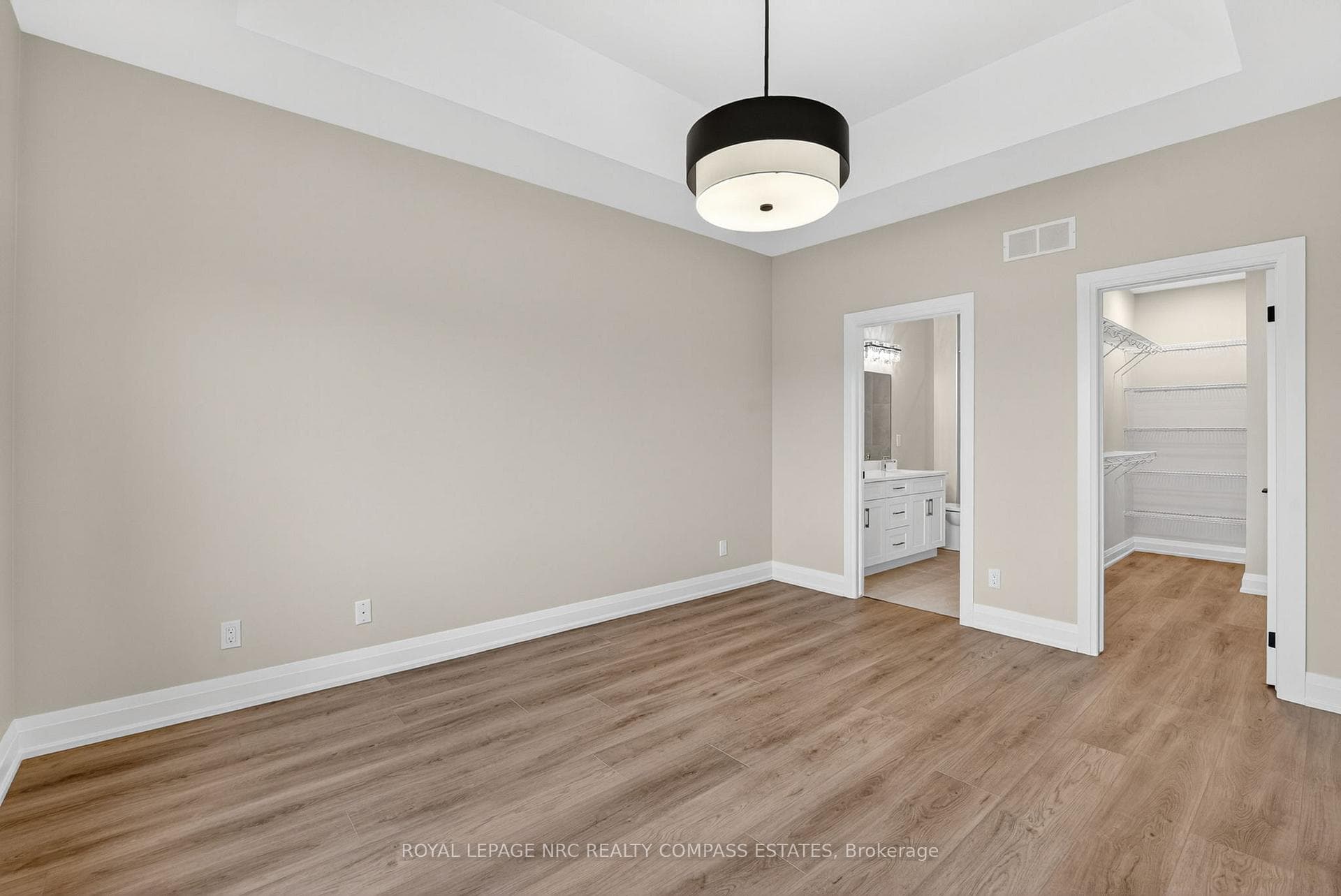 5 Peachtree Lane photo 14