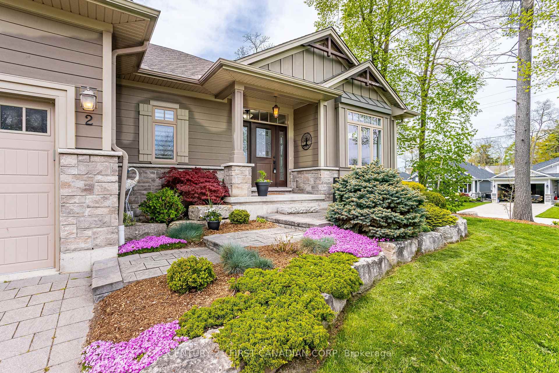 2 Erin Place photo 3