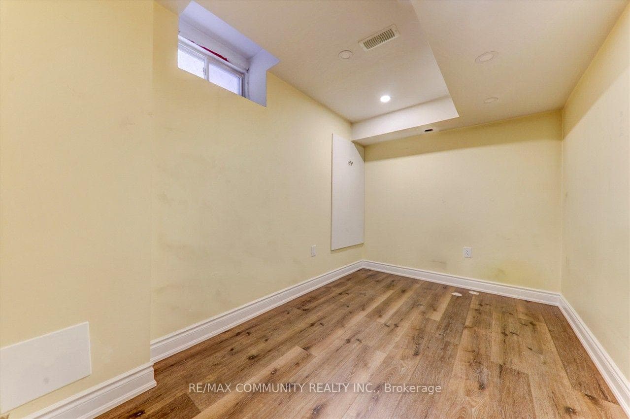 69 Clearfield Drive photo 31