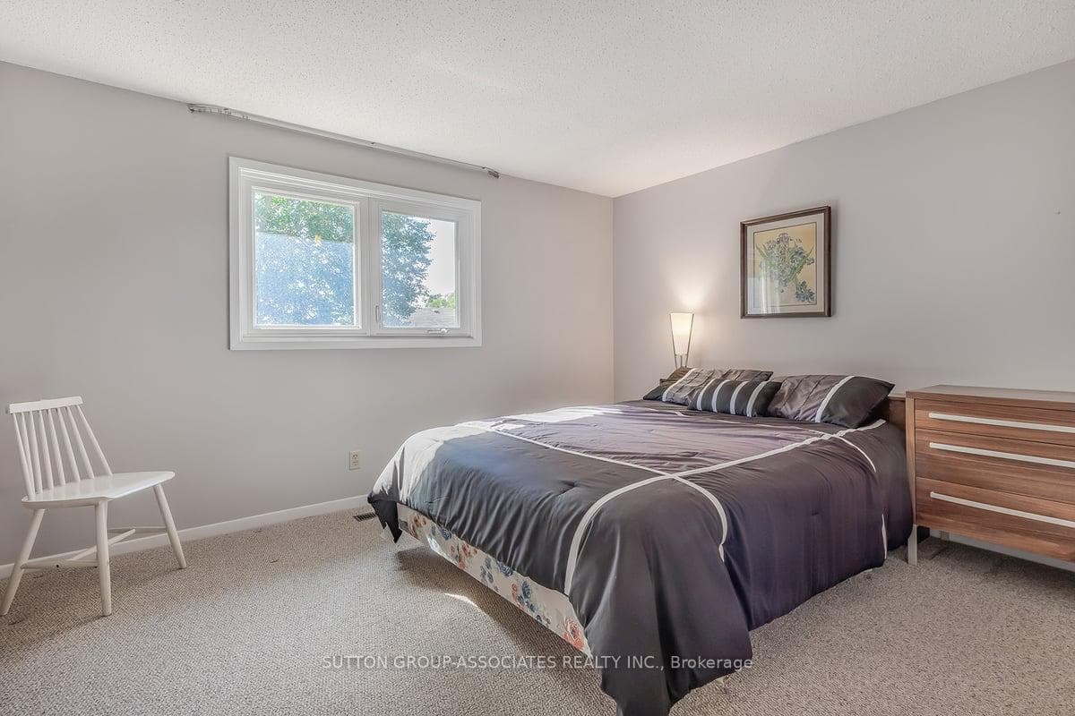 91 Eleanor Circle photo 16
