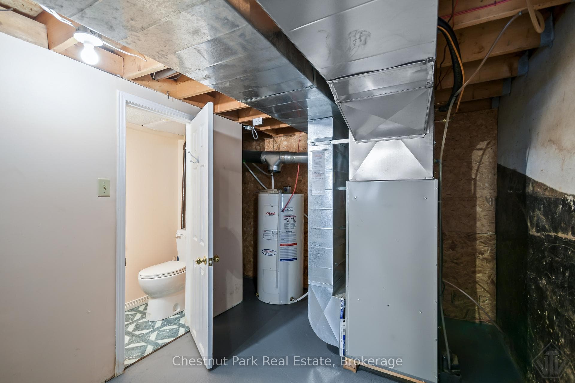 2 pc lower level bath