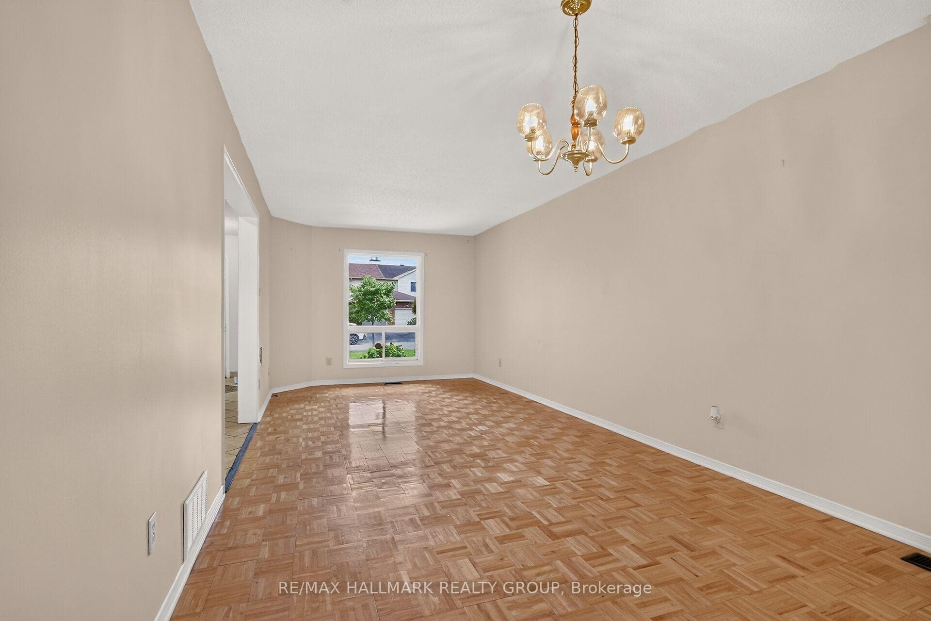 49 Newport Crescent photo 16
