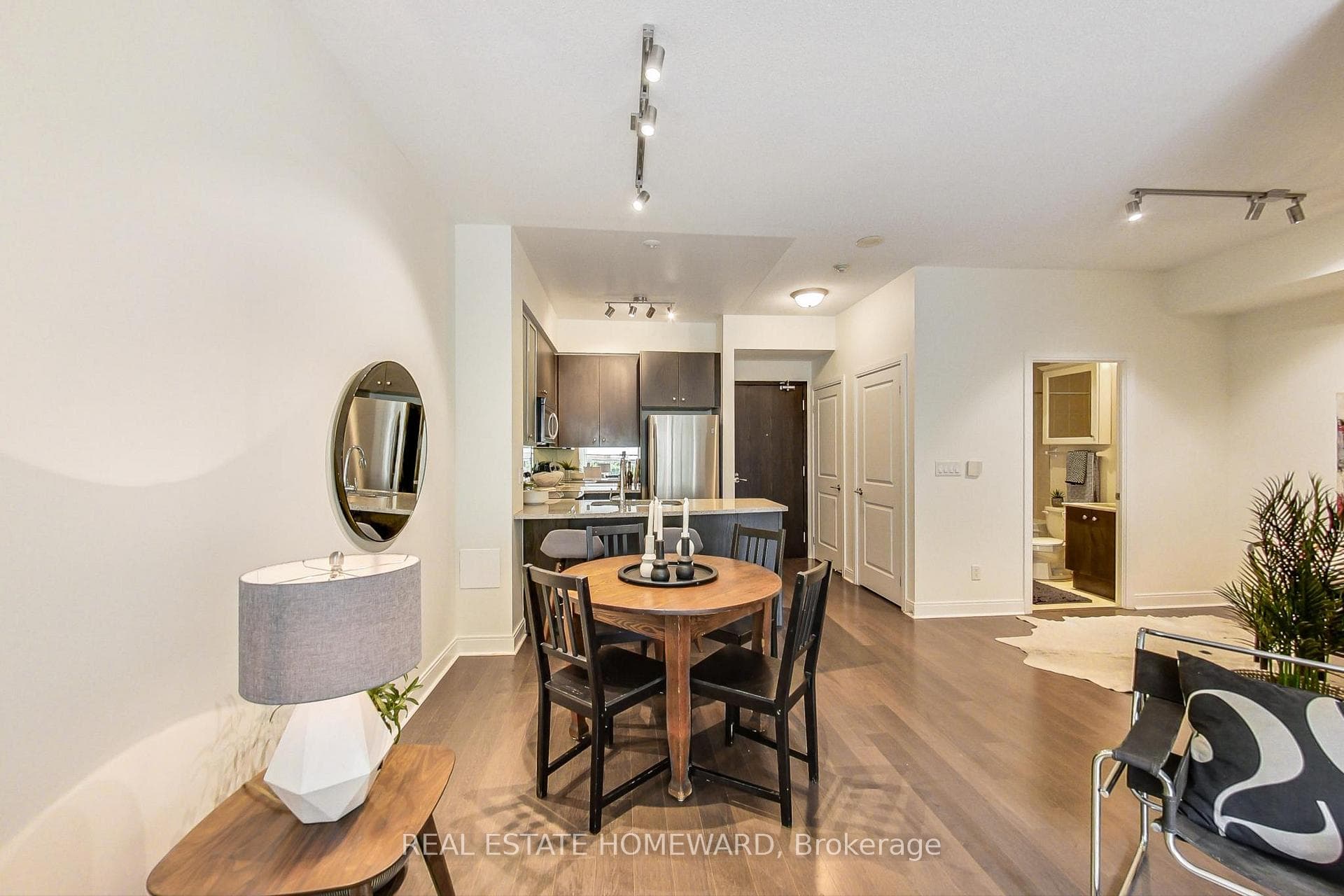 21 Scollard Street Unit 103 photo 5