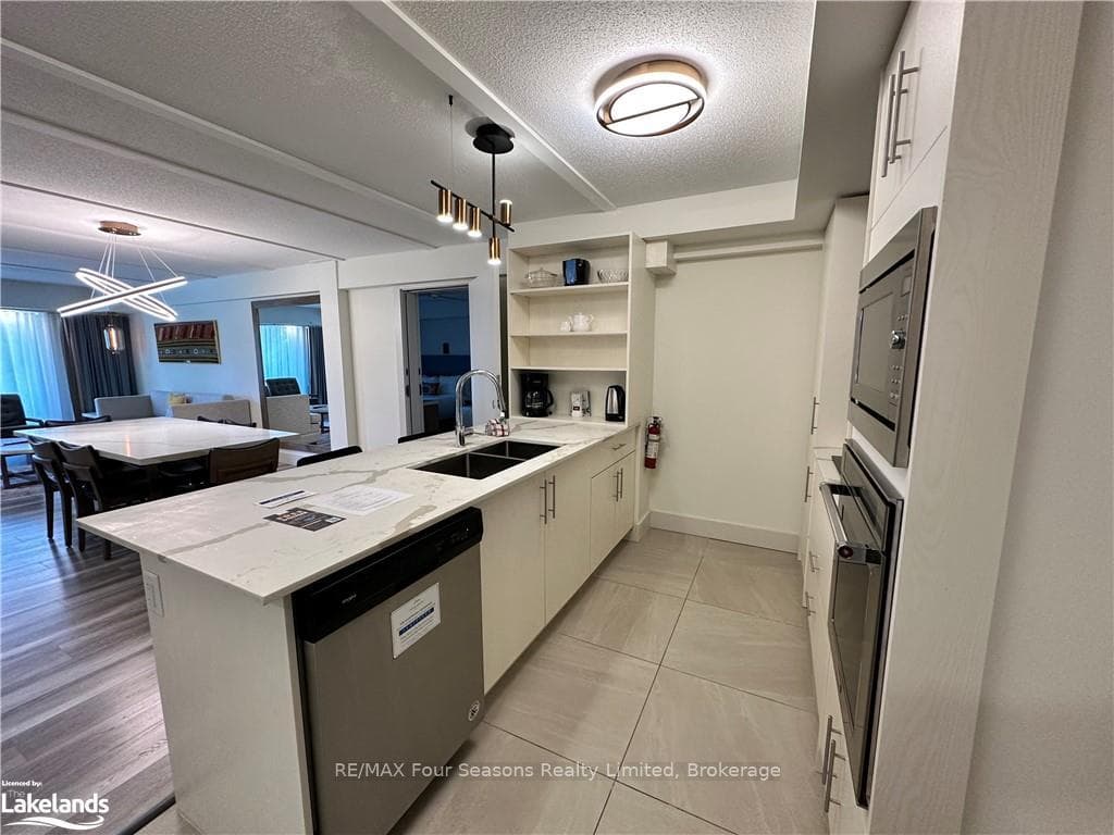 9 HARBOUR Street Unit 5117 photo 12
