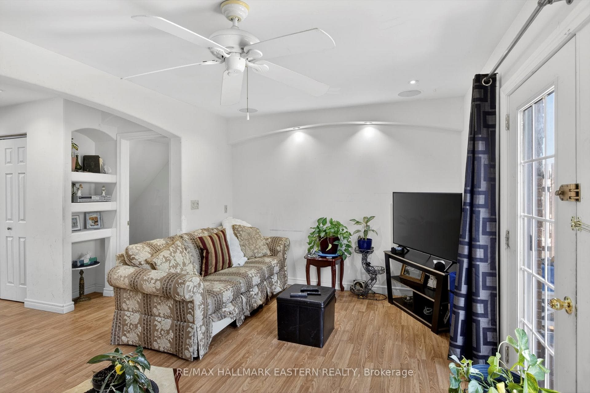 996 Sydenham Road Unit #33 photo 17