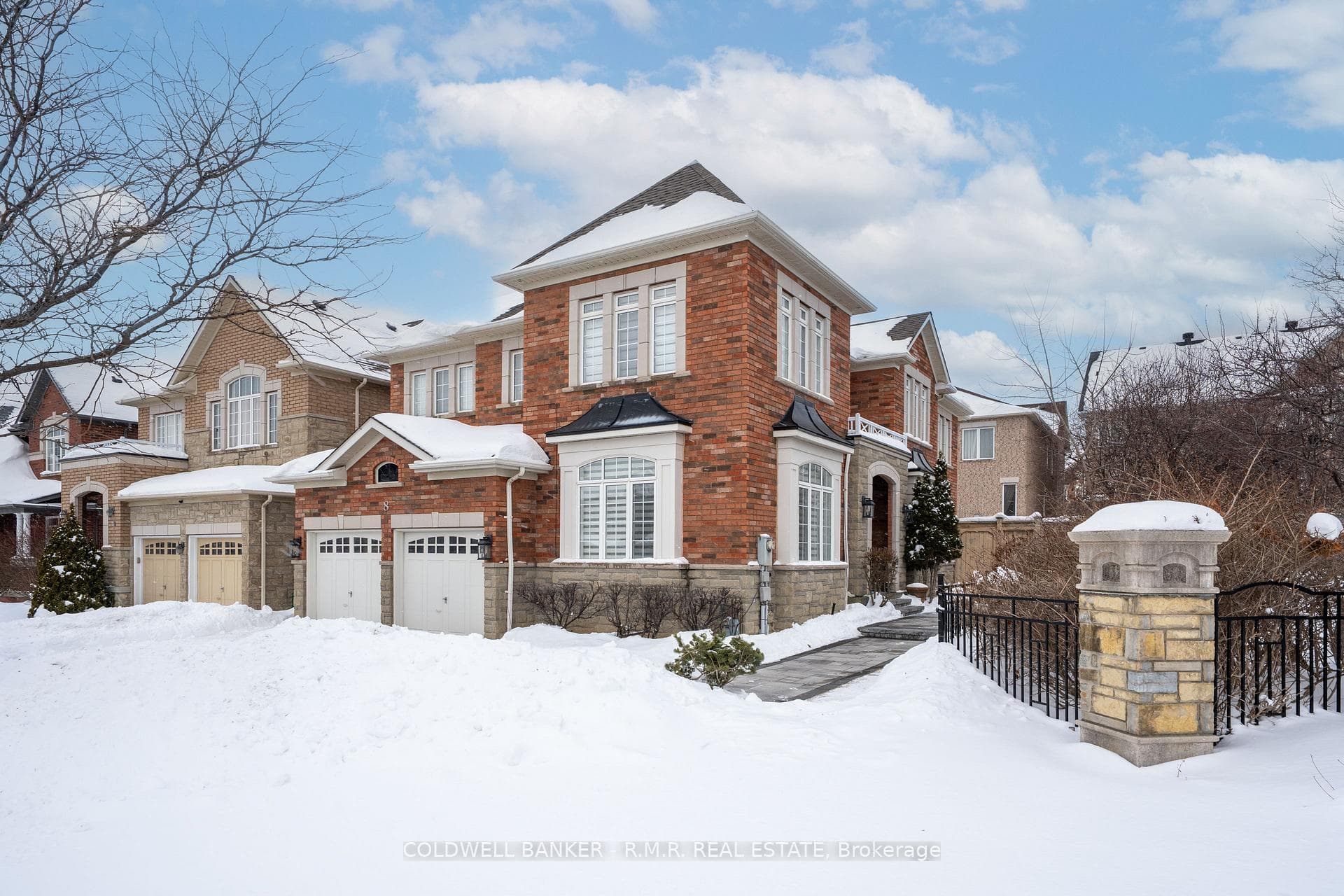 8 Valley Vista Drive photo 1
