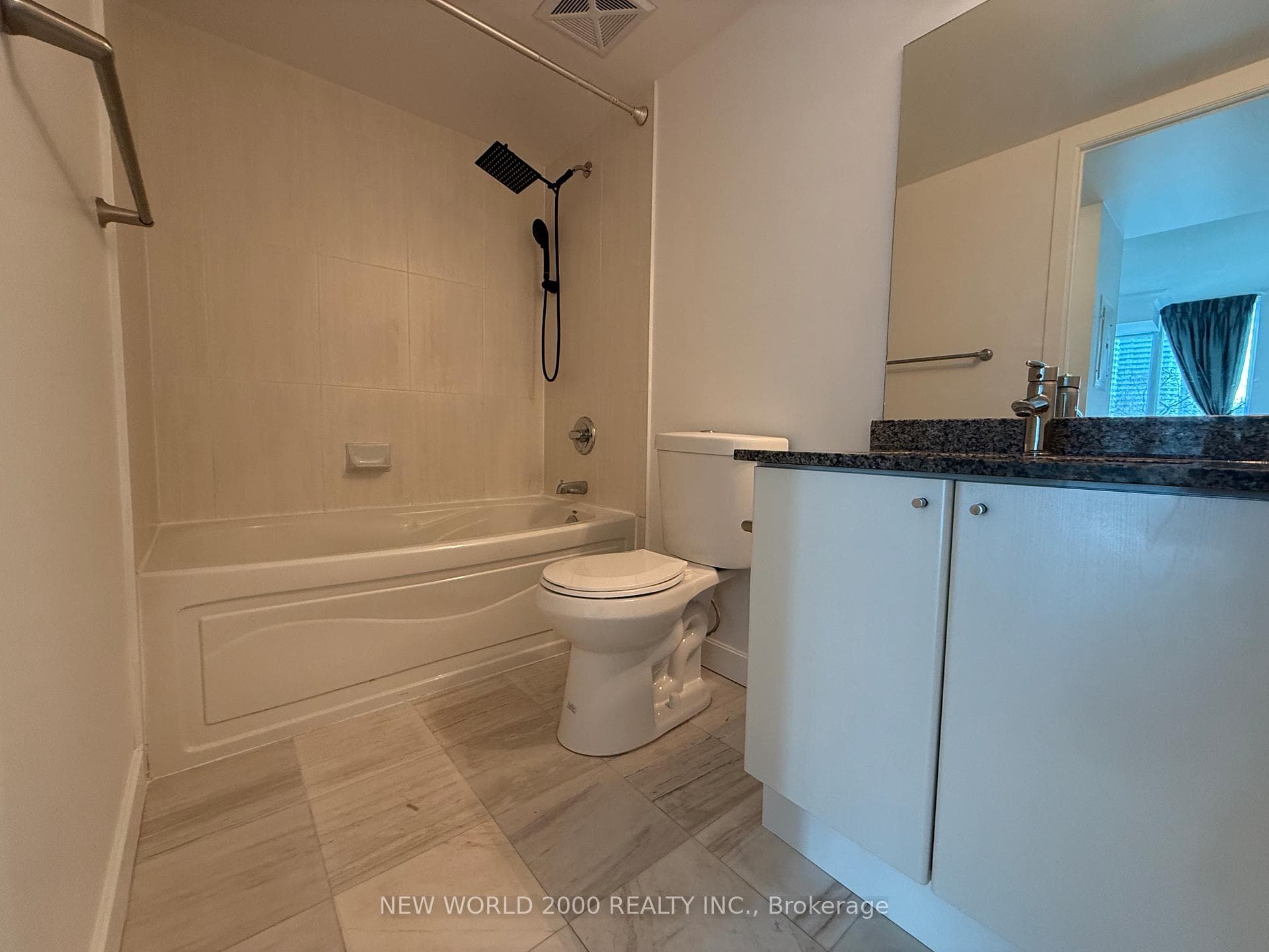 18 Harbour Street Unit 611 photo 17