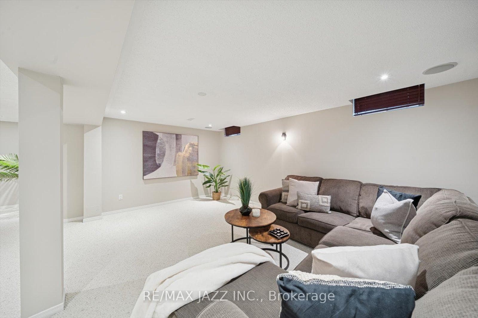 17 Kingswood Drive photo 35