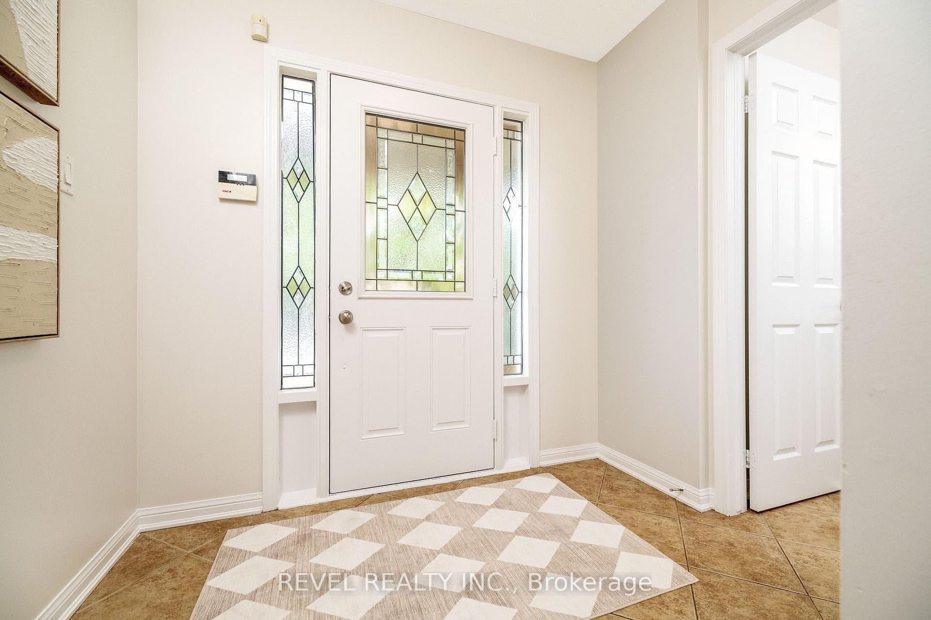 918 Hepburn Road photo 3