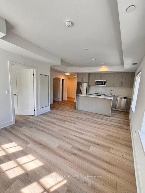 8 Manor Road Unit 204 photo 6