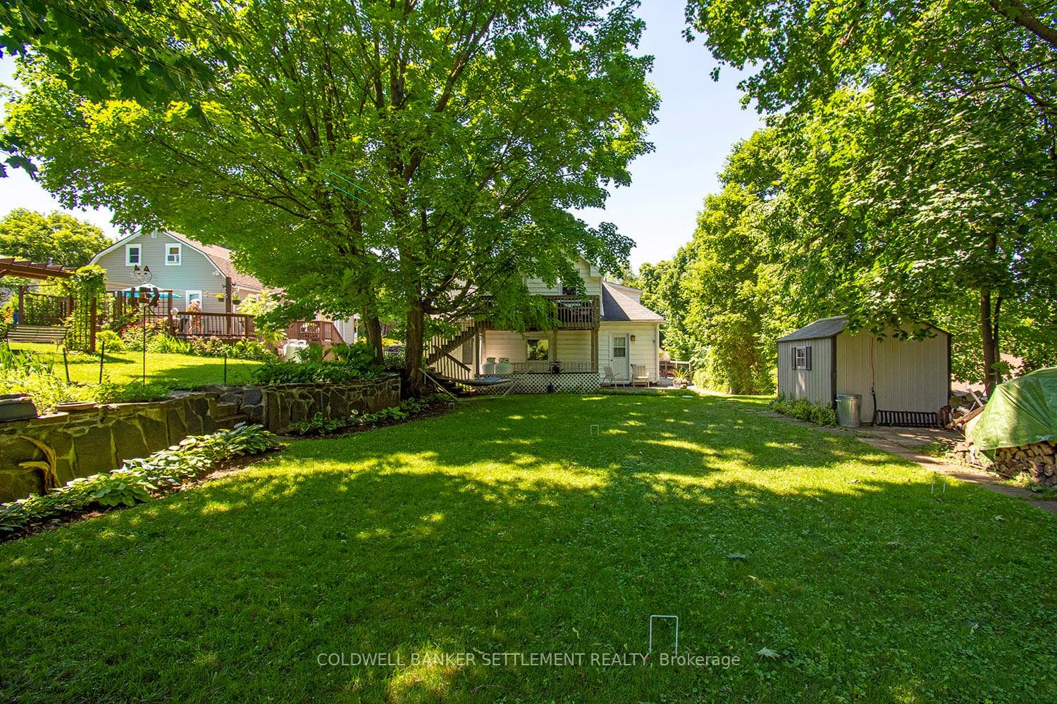 1070 Elizabeth Street photo 27