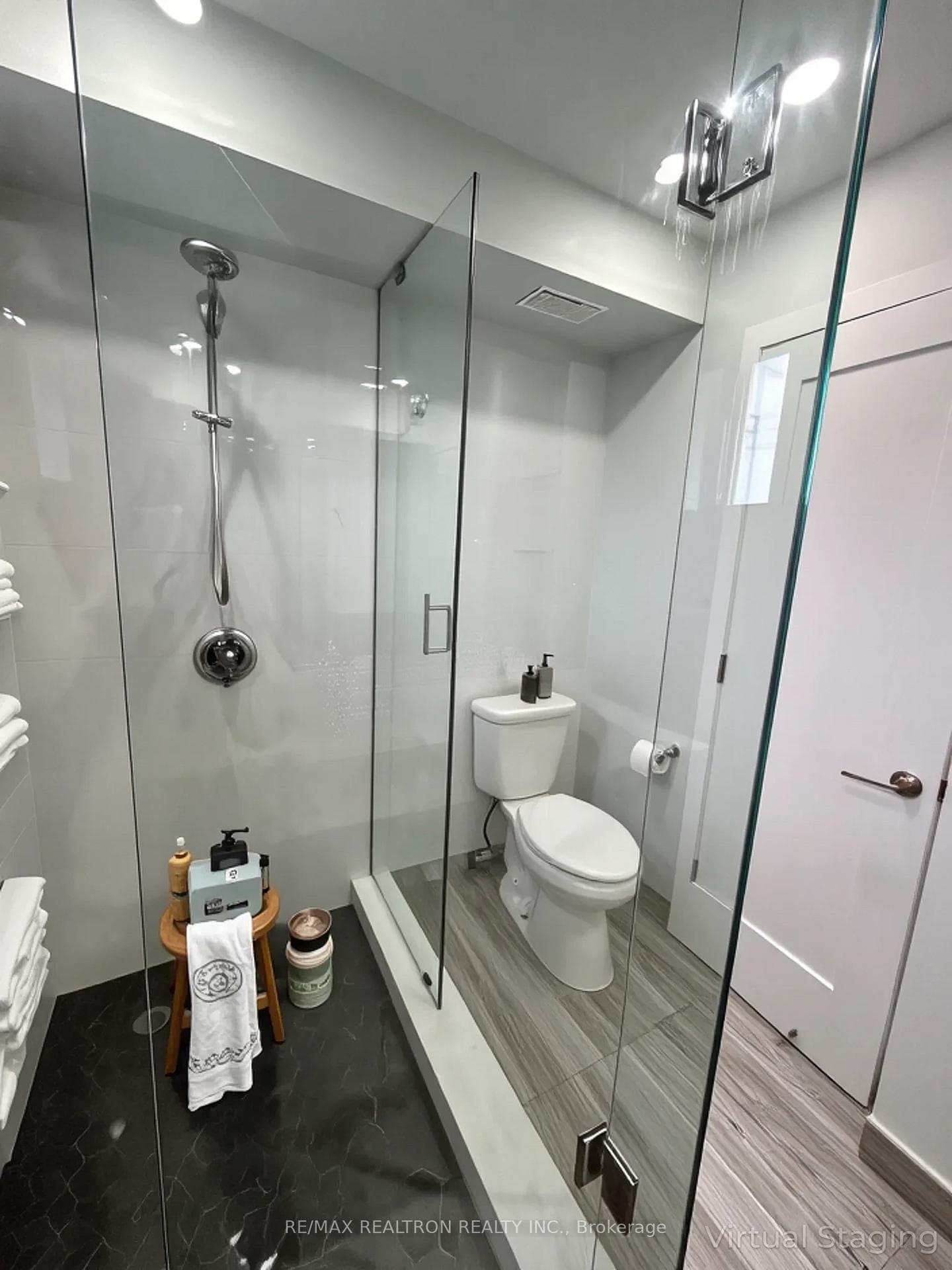15 Walmer Road Unit 302 photo 5
