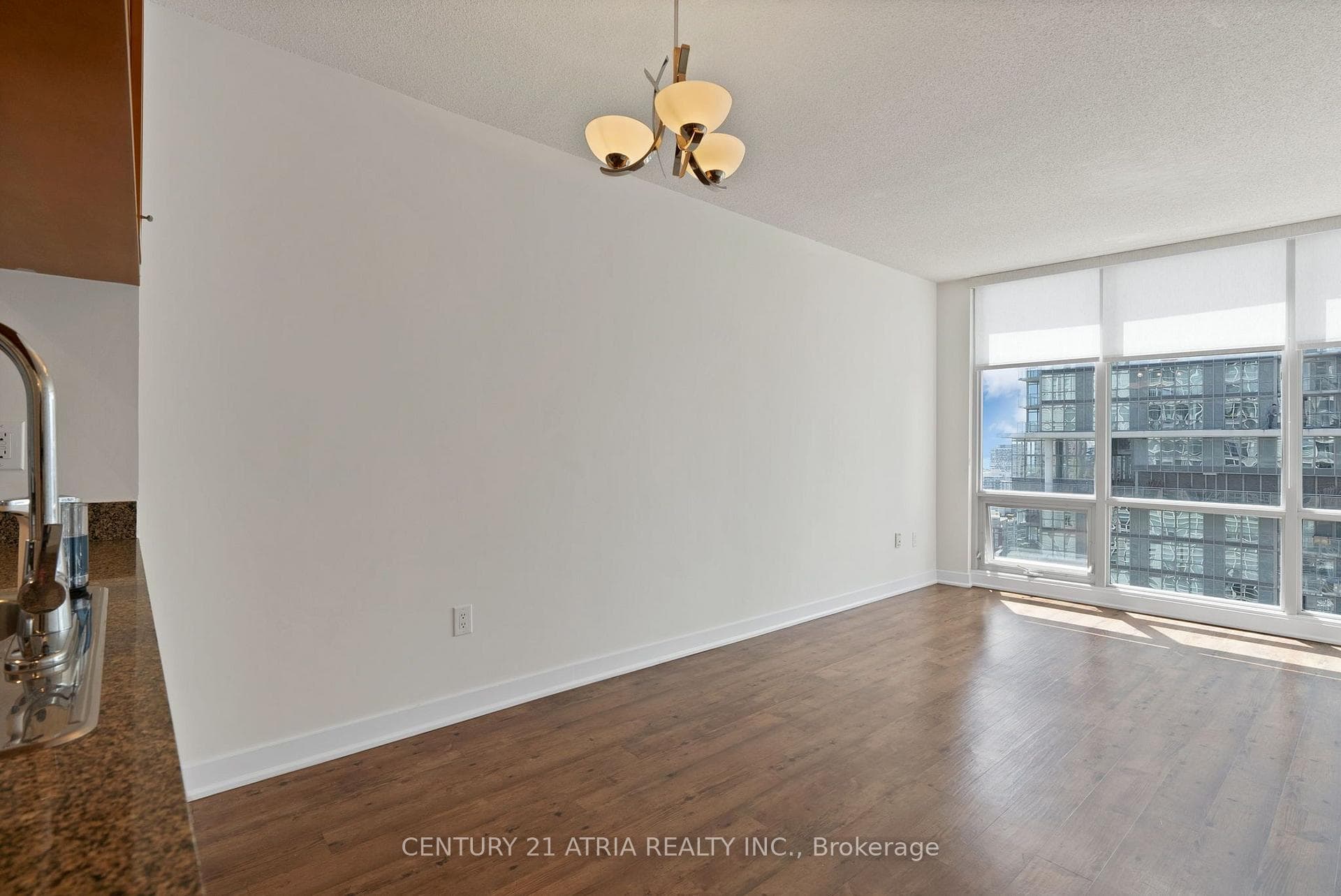 35 Mariner Terrace Unit 2702 photo 23
