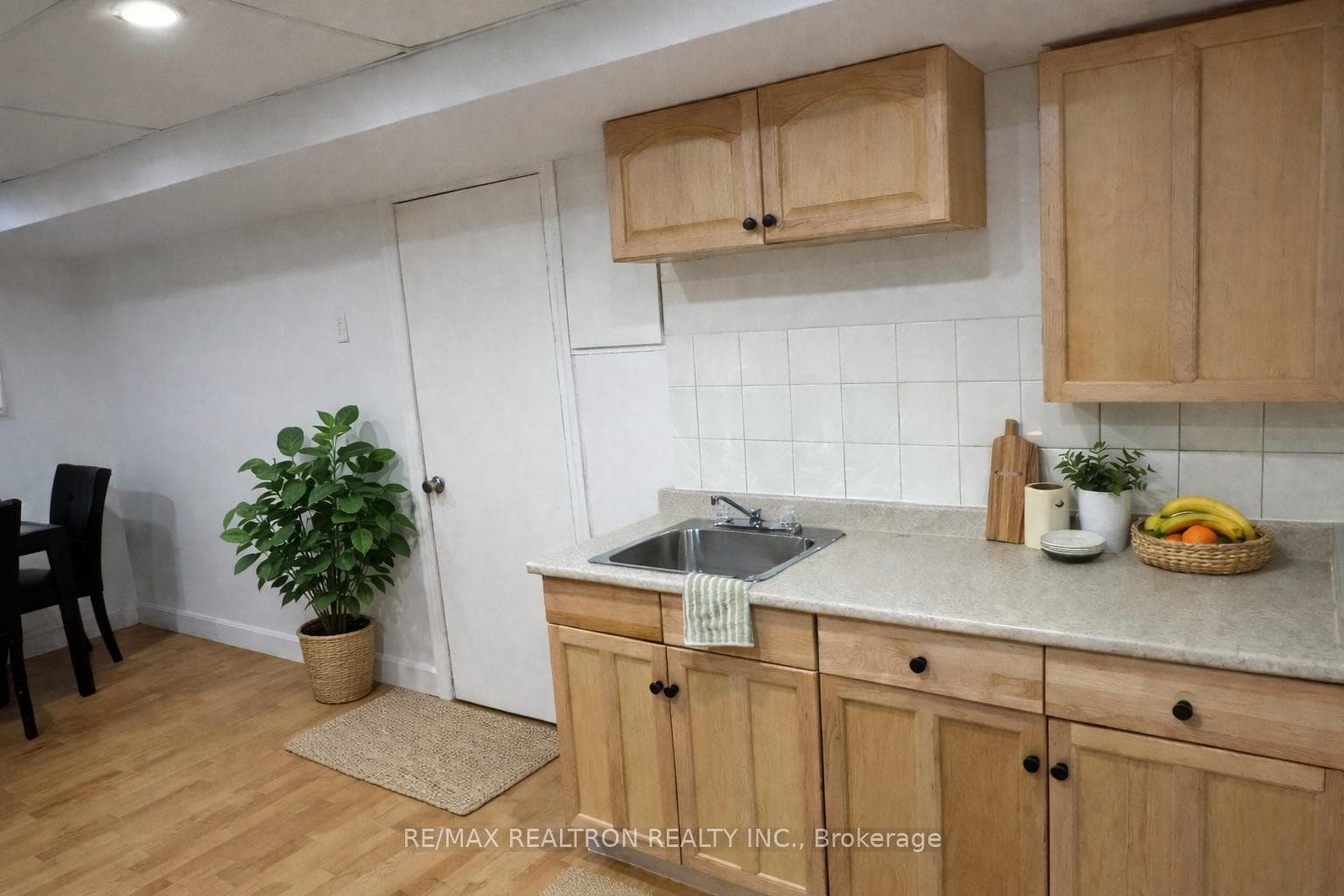89 Rejane Crescent Unit Basement photo 5