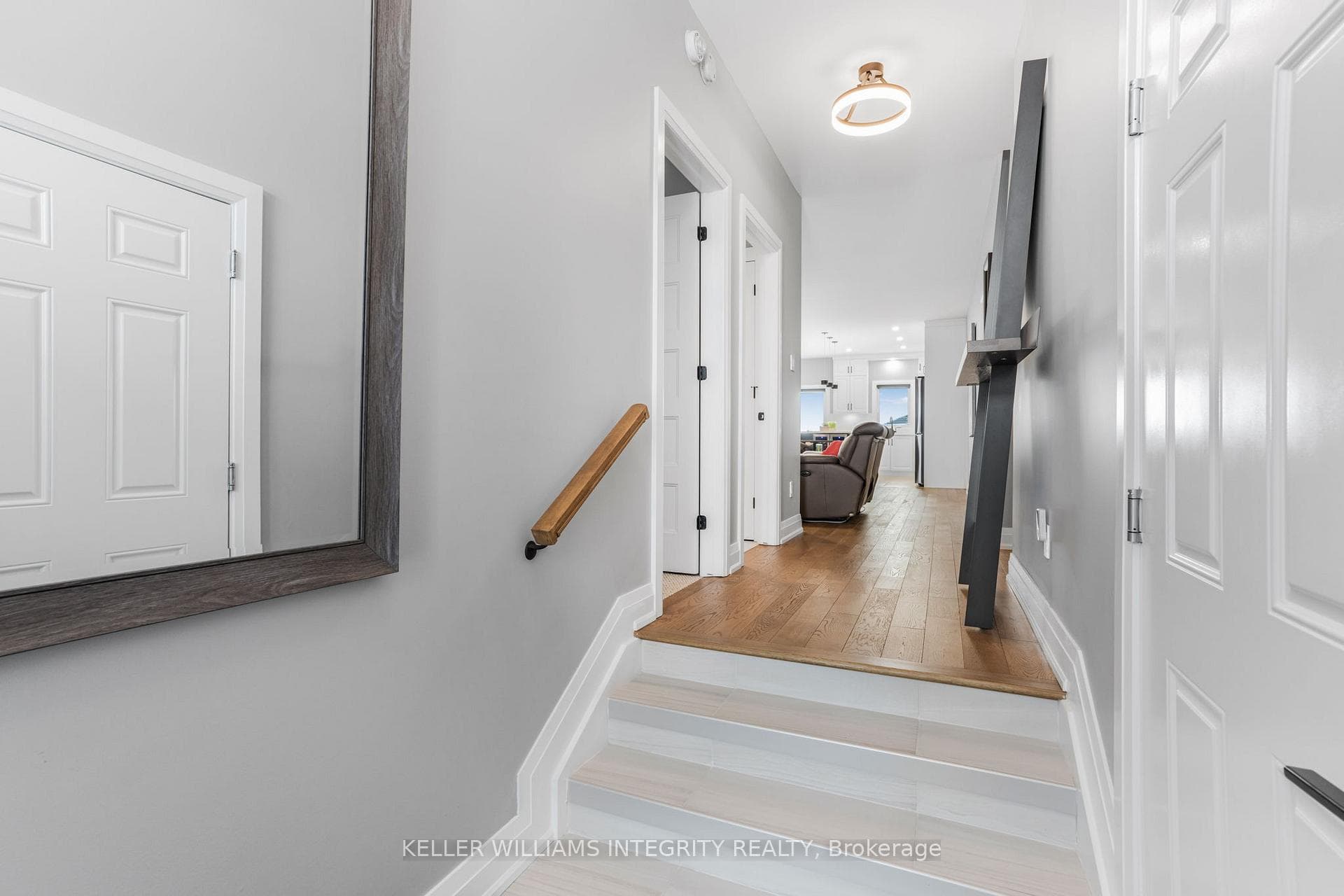 810 Namur Street photo 4