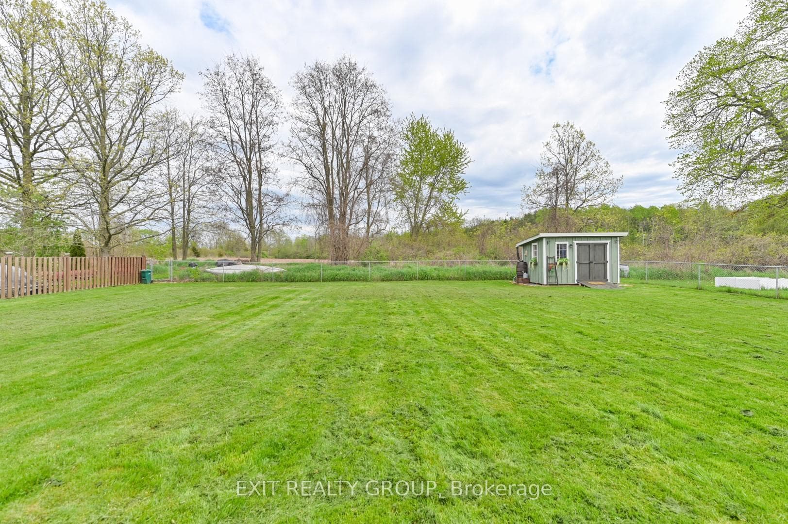 146 Chatterton Valley Crescent photo 33