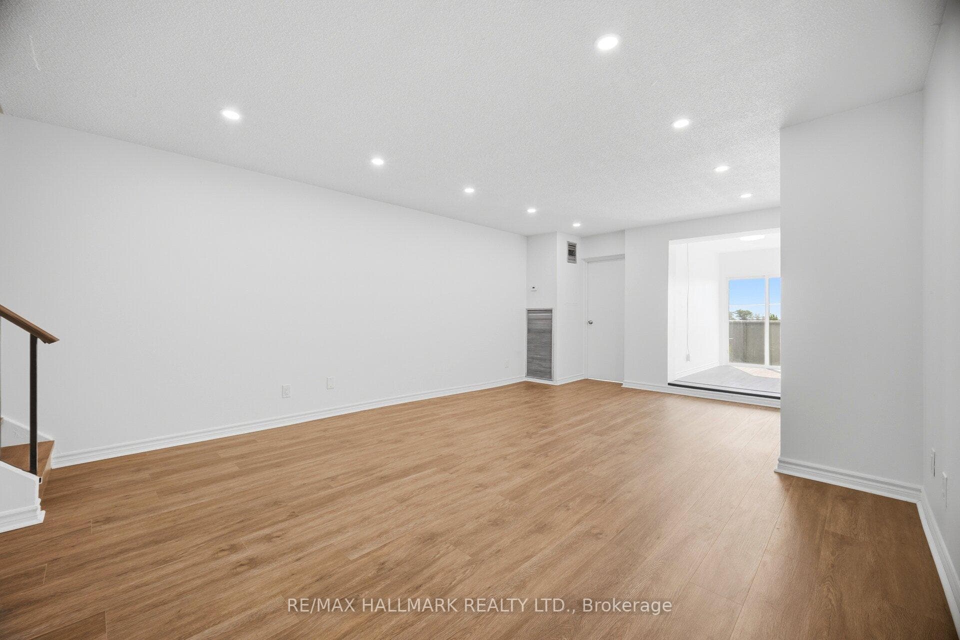 3025 The Credit Woodlands Drive Unit 314 photo 22