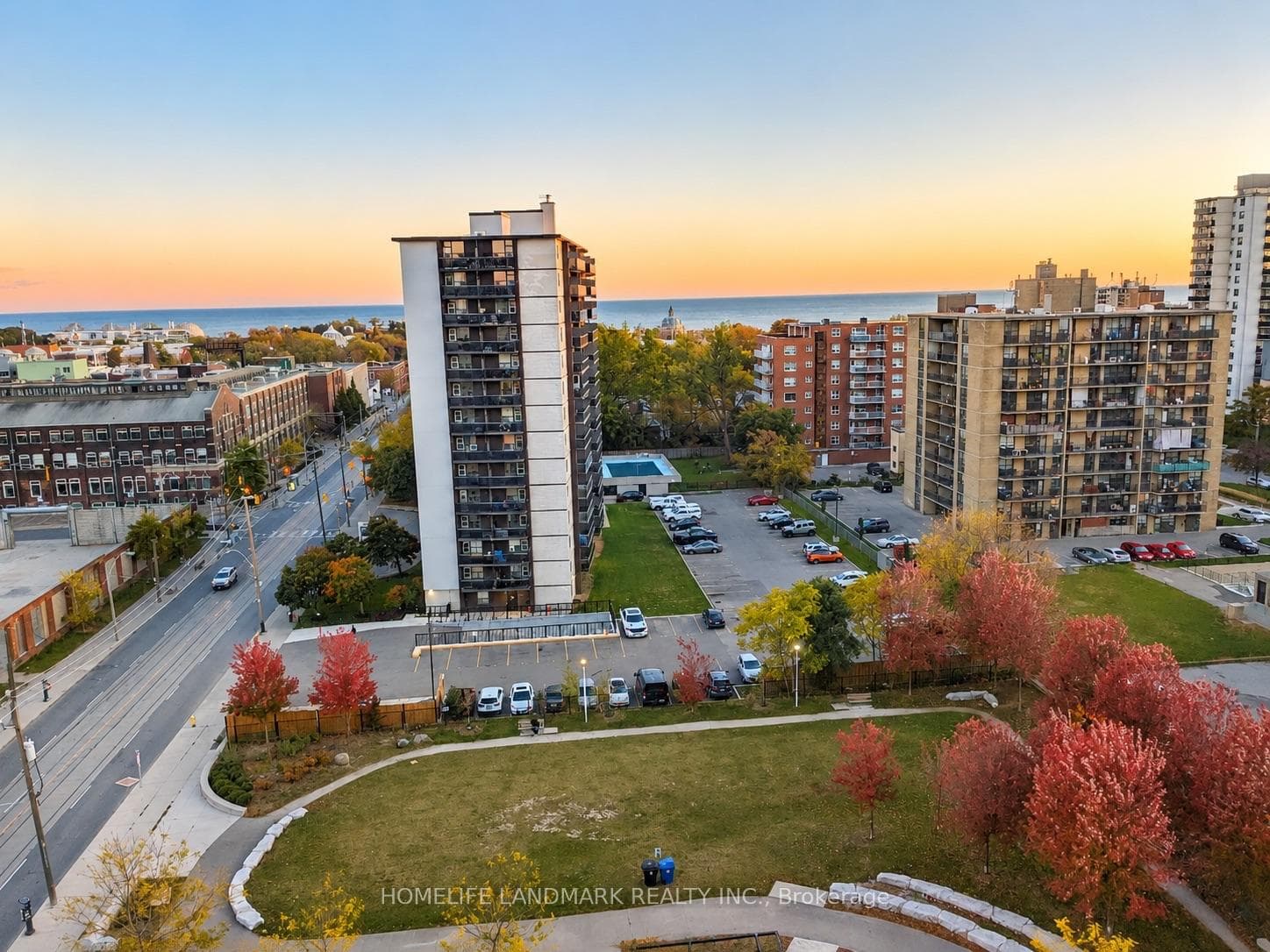 270 Dufferin Street Unit 905 photo 9