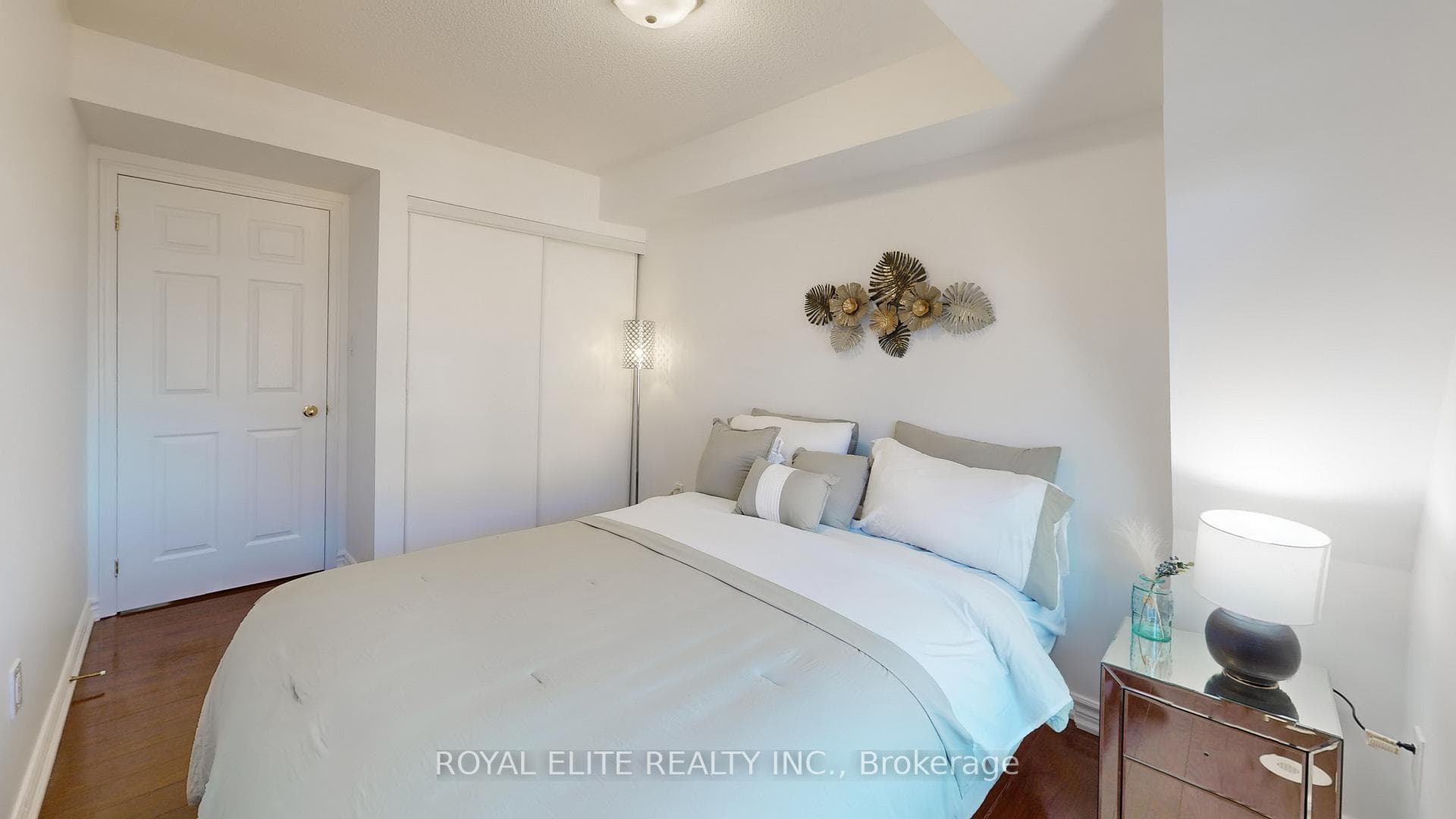 308 John Street Unit 212 photo 24