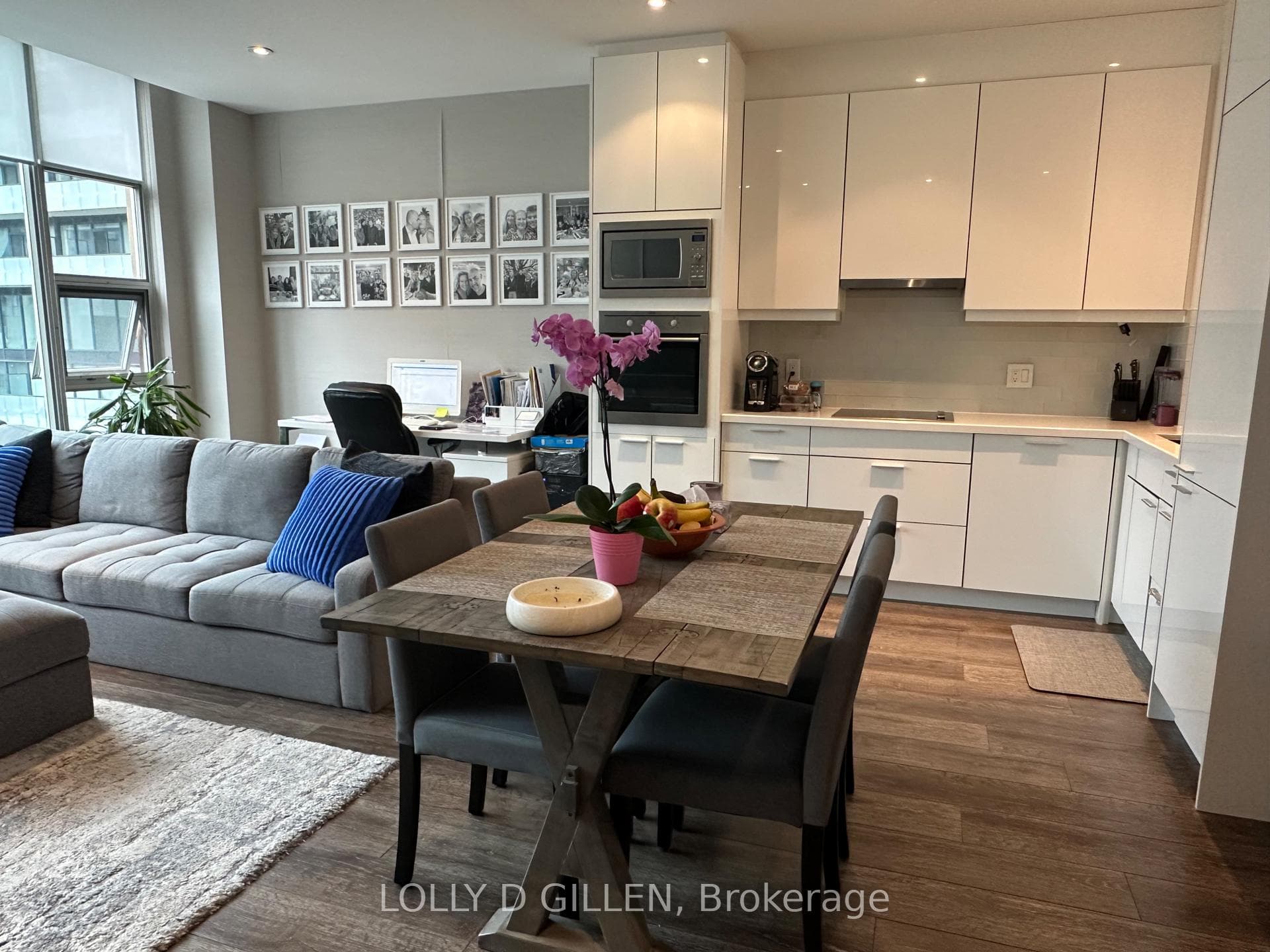 188 Eglinton Avenue Unit PH03 photo 3