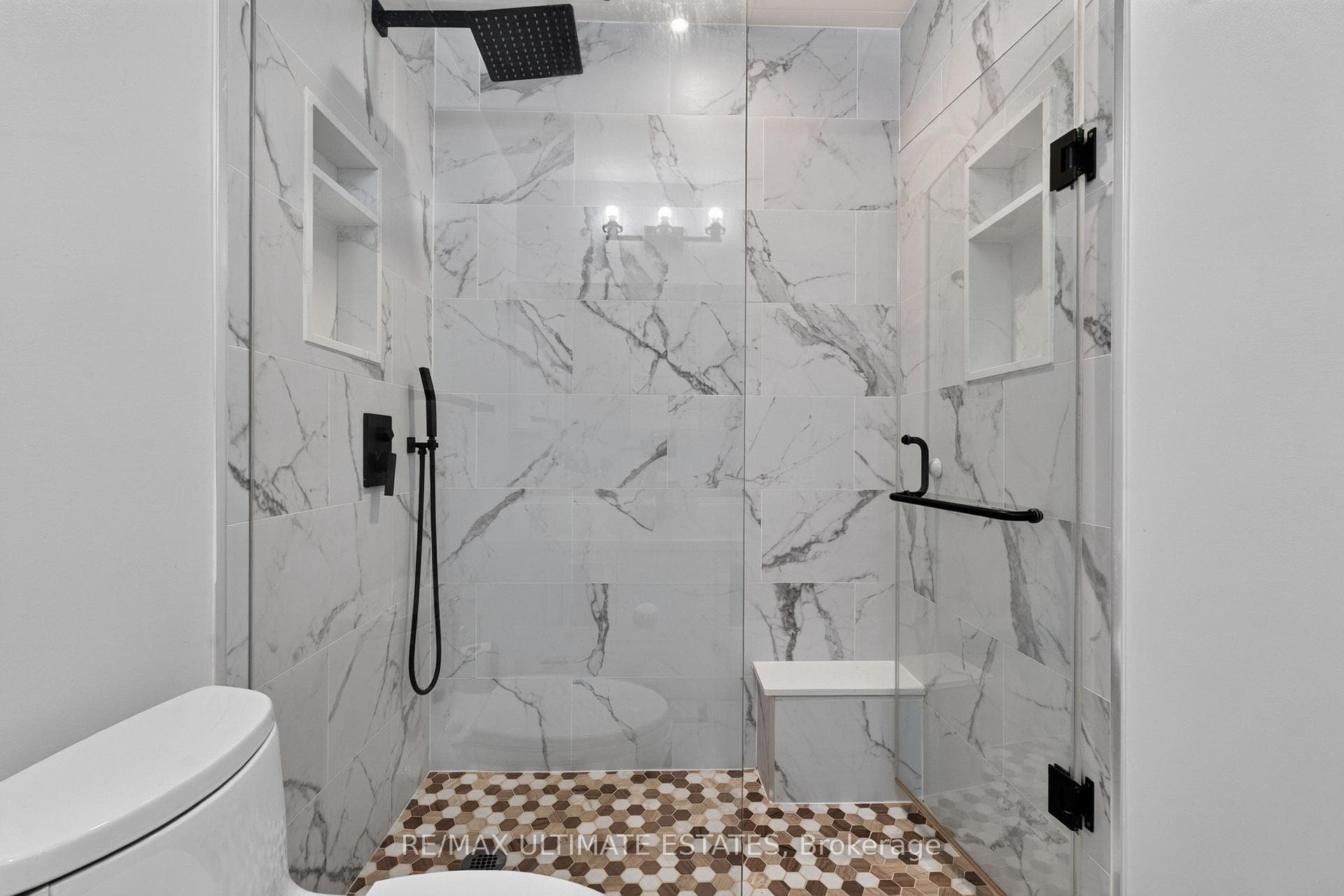 325 Goldenwood Road photo 34