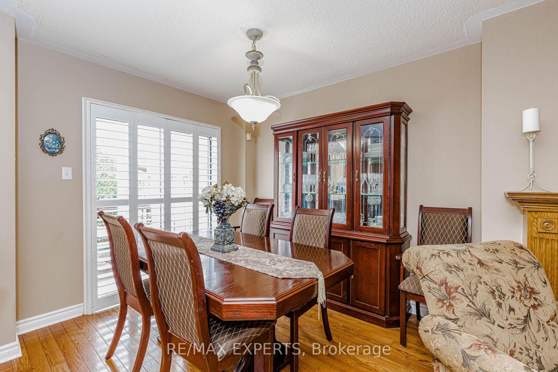 225 Kelso Crescent photo 10