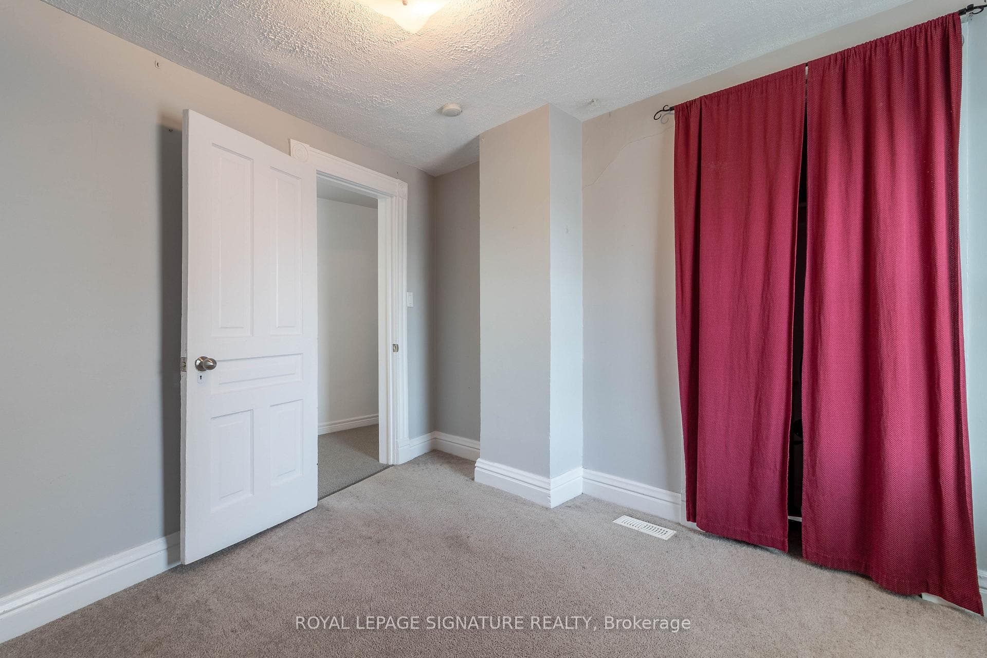 23 Sullivan Avenue photo 20